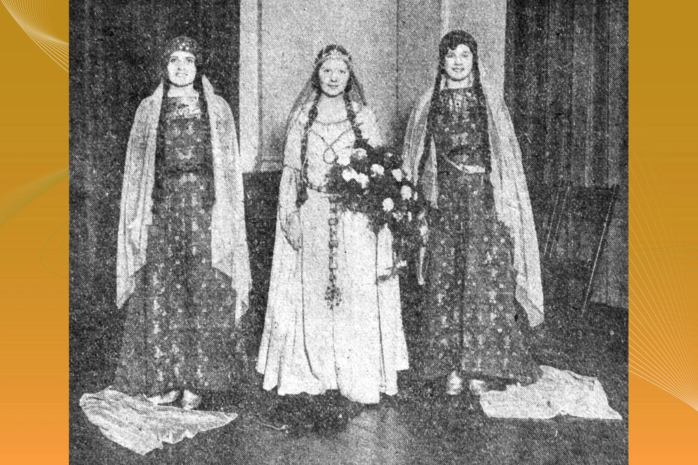  BARBARA PERKINS  with attendants ALICE NEVILLE & CHERRY SEVIOUR 1932