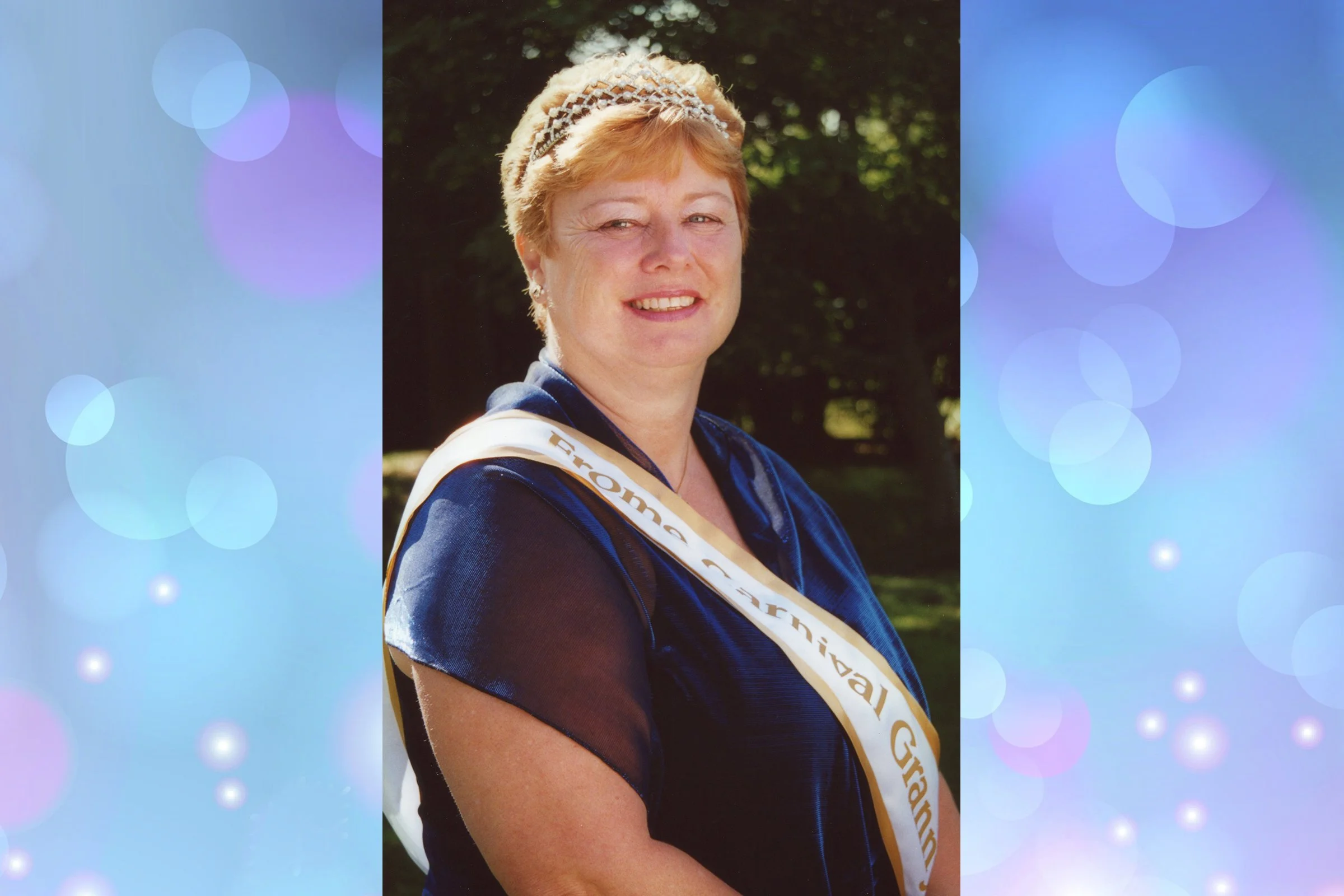  JOY SNOOK  - CARNIVAL GRANNY