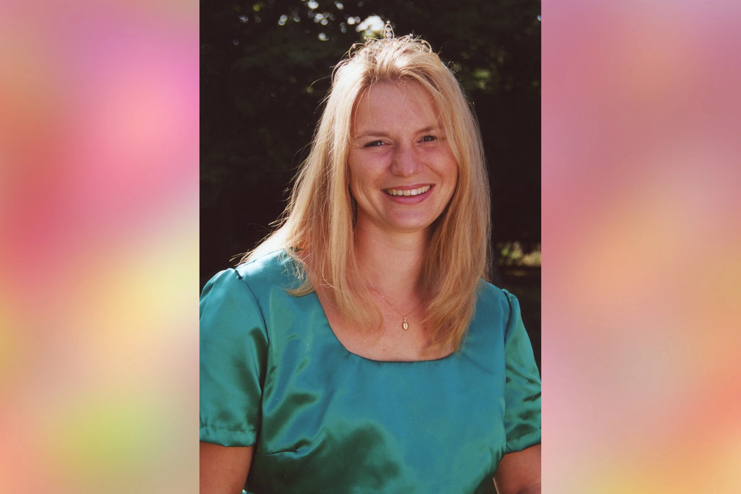 LISA APPLEGATE - Attendant