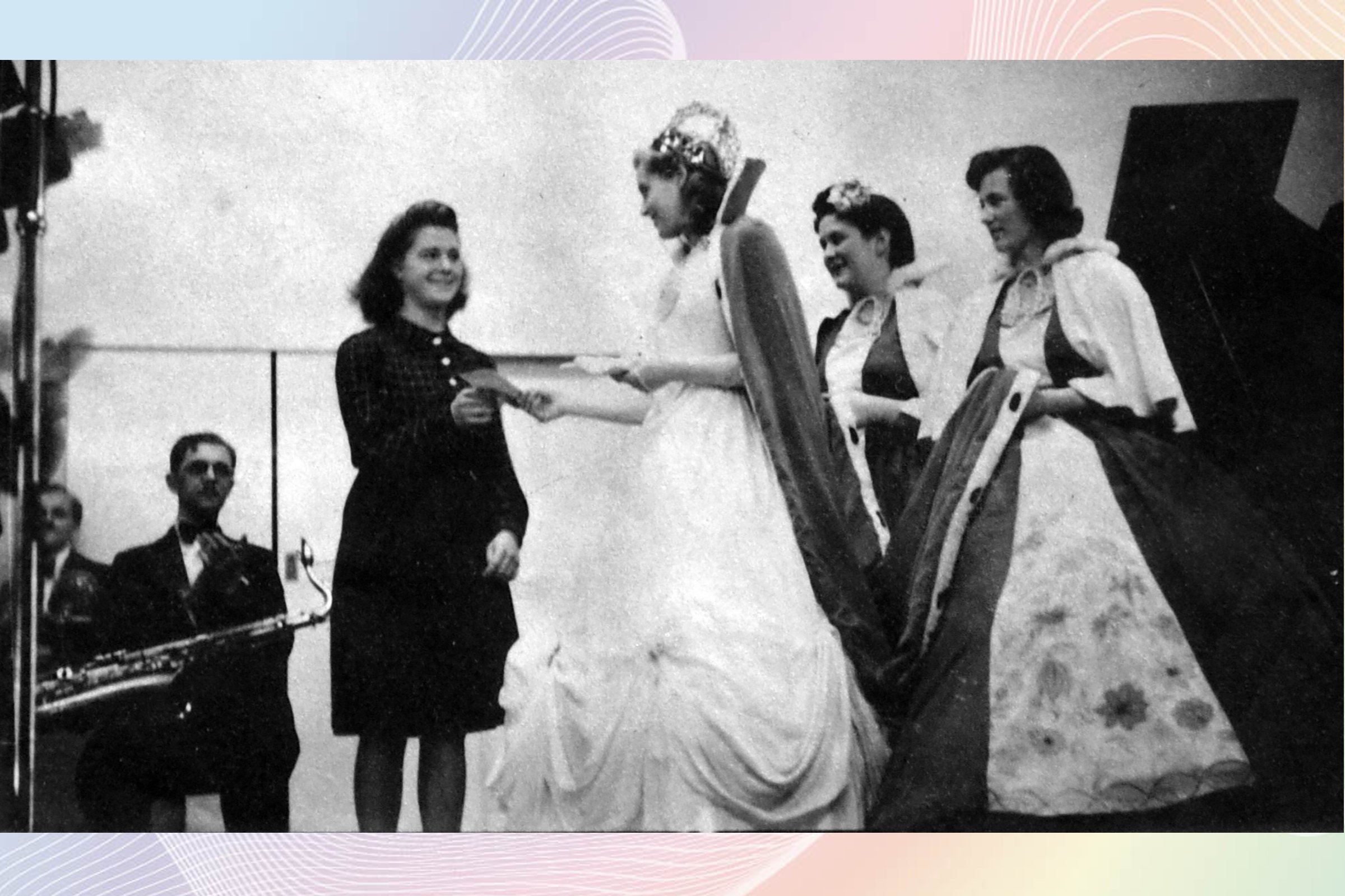   NORA HOLLYWOOD  with attendants PAT HALL & PAT KING 1939.