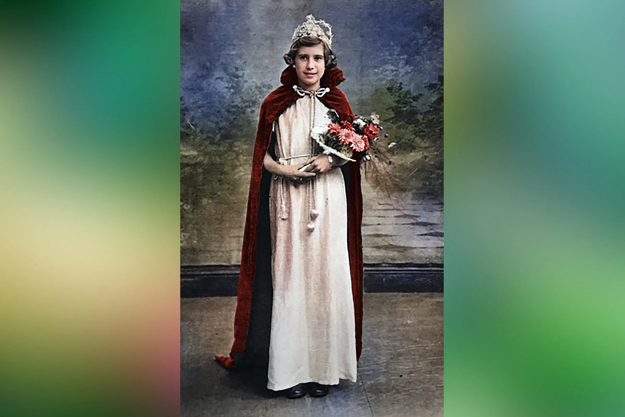  SHIRLEY MACEY  - CHILDREN'S QUEEN 1945. Her attendants (no images) were BETTY DAVIS & JOAN SMITH.  TONY BALLAM  - KING (no image) 1945 