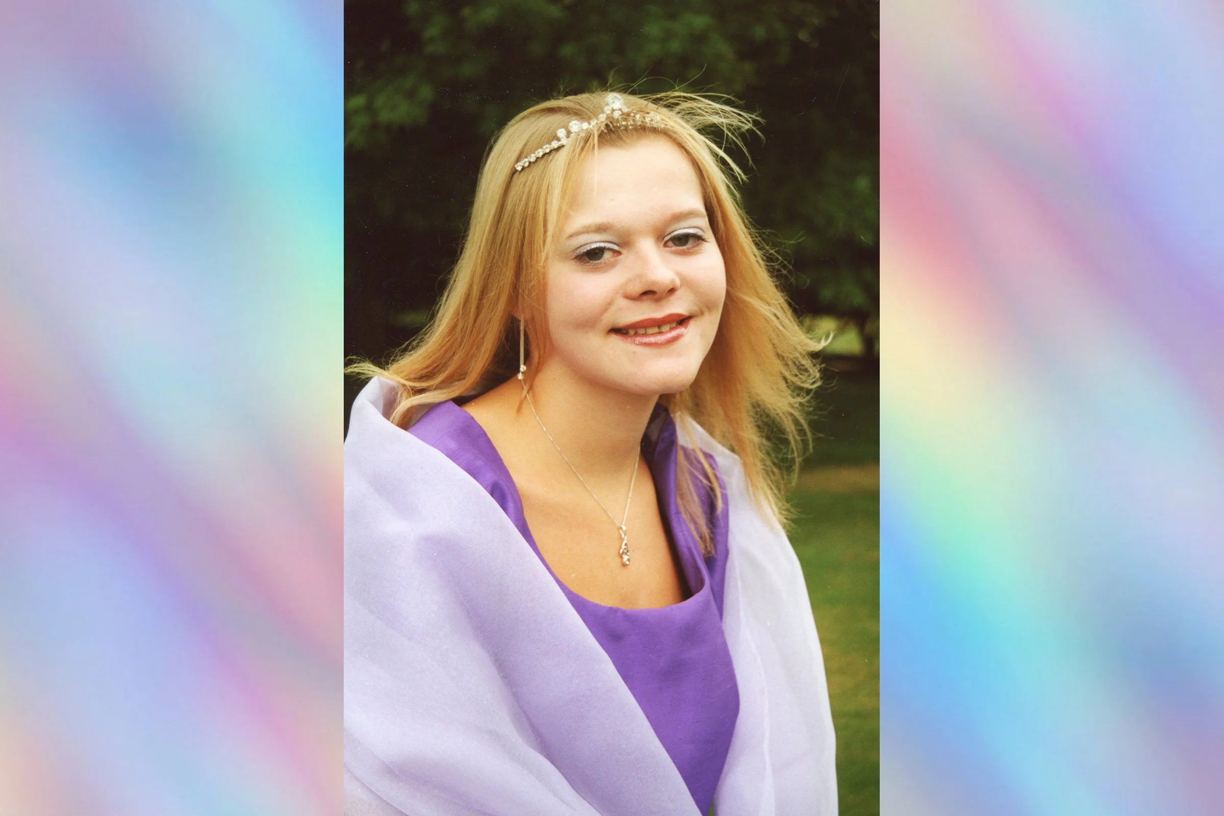 SARA WOOD - Attendant