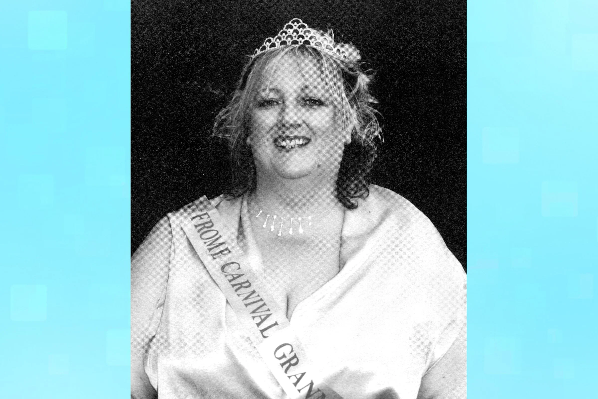  BERNADETTE COX  - CARNIVAL GRANNY