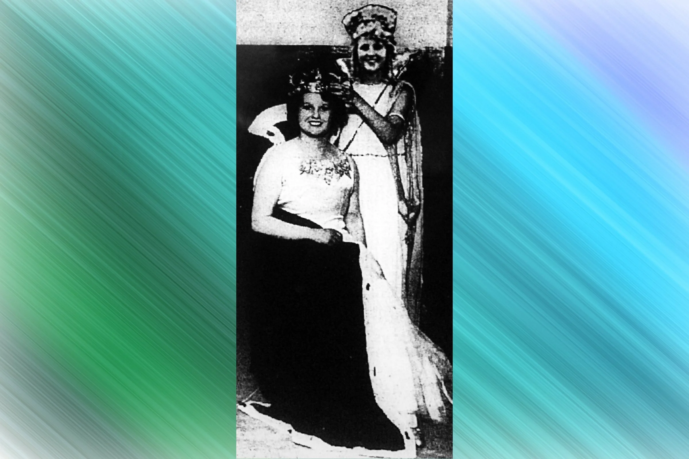  NANCY  with Children's Queen  AUDREY PEGGY HILLIER  1935