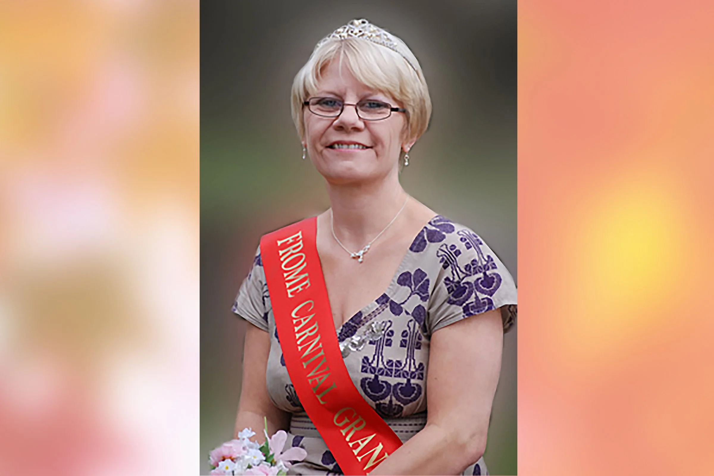  JOANNE COULSON  - CARNIVAL GRANNY