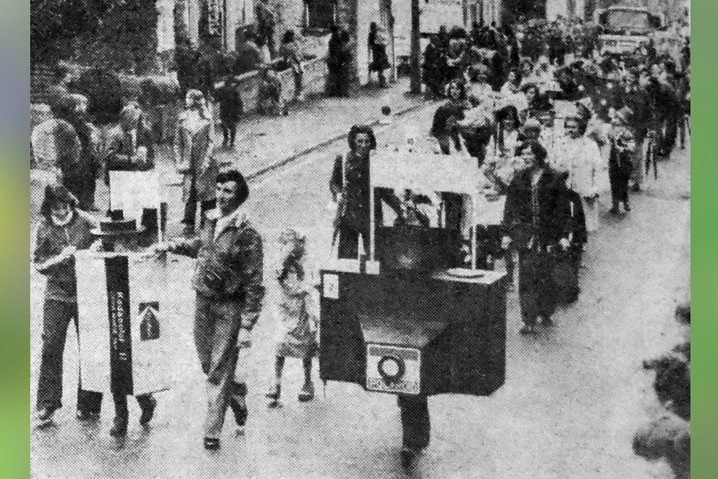 High Speed, Slow Speed Photography - Andrew & Stephen Moon