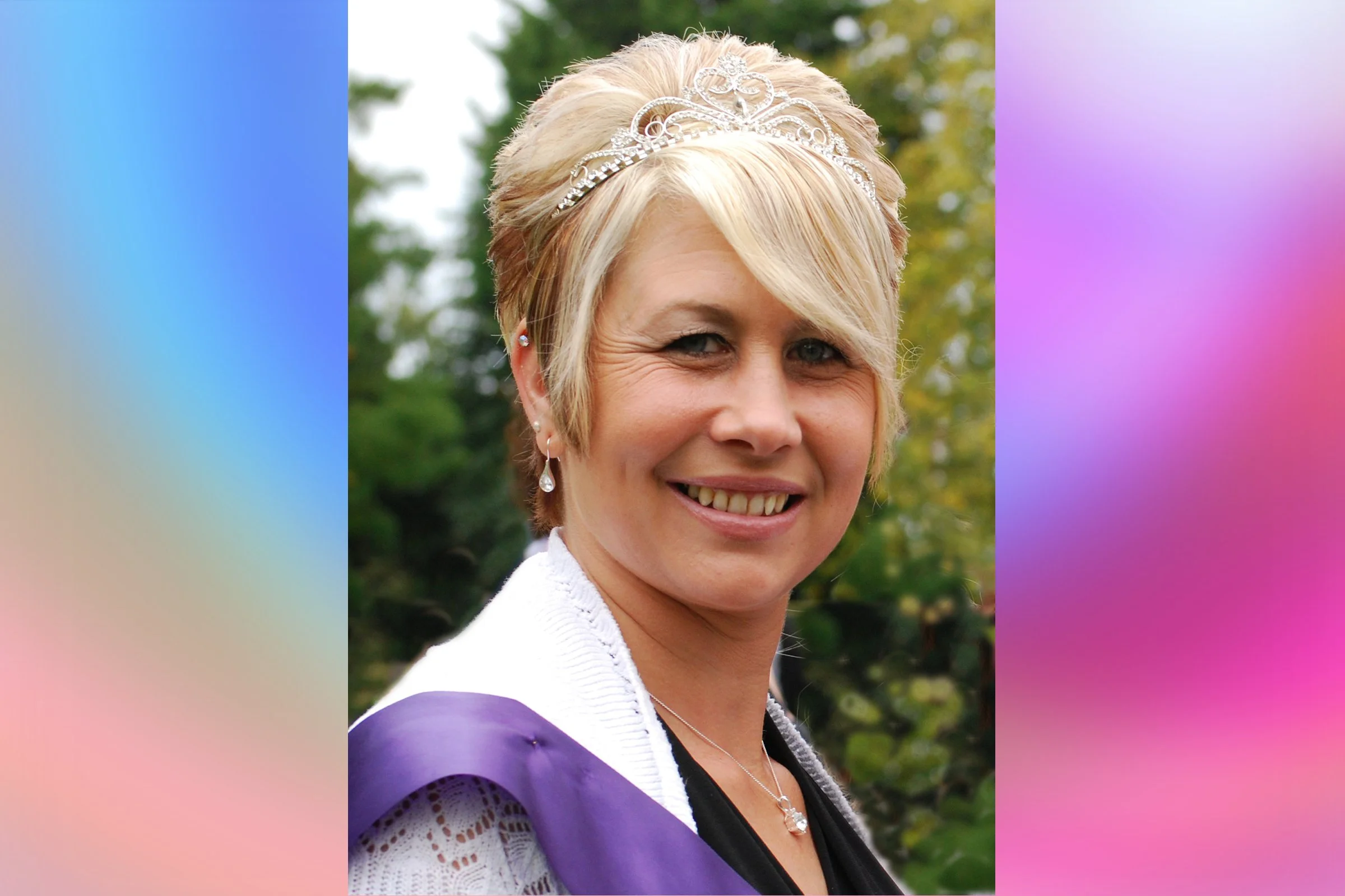  LORETTA HUGHES  - CARNIVAL GRANNY