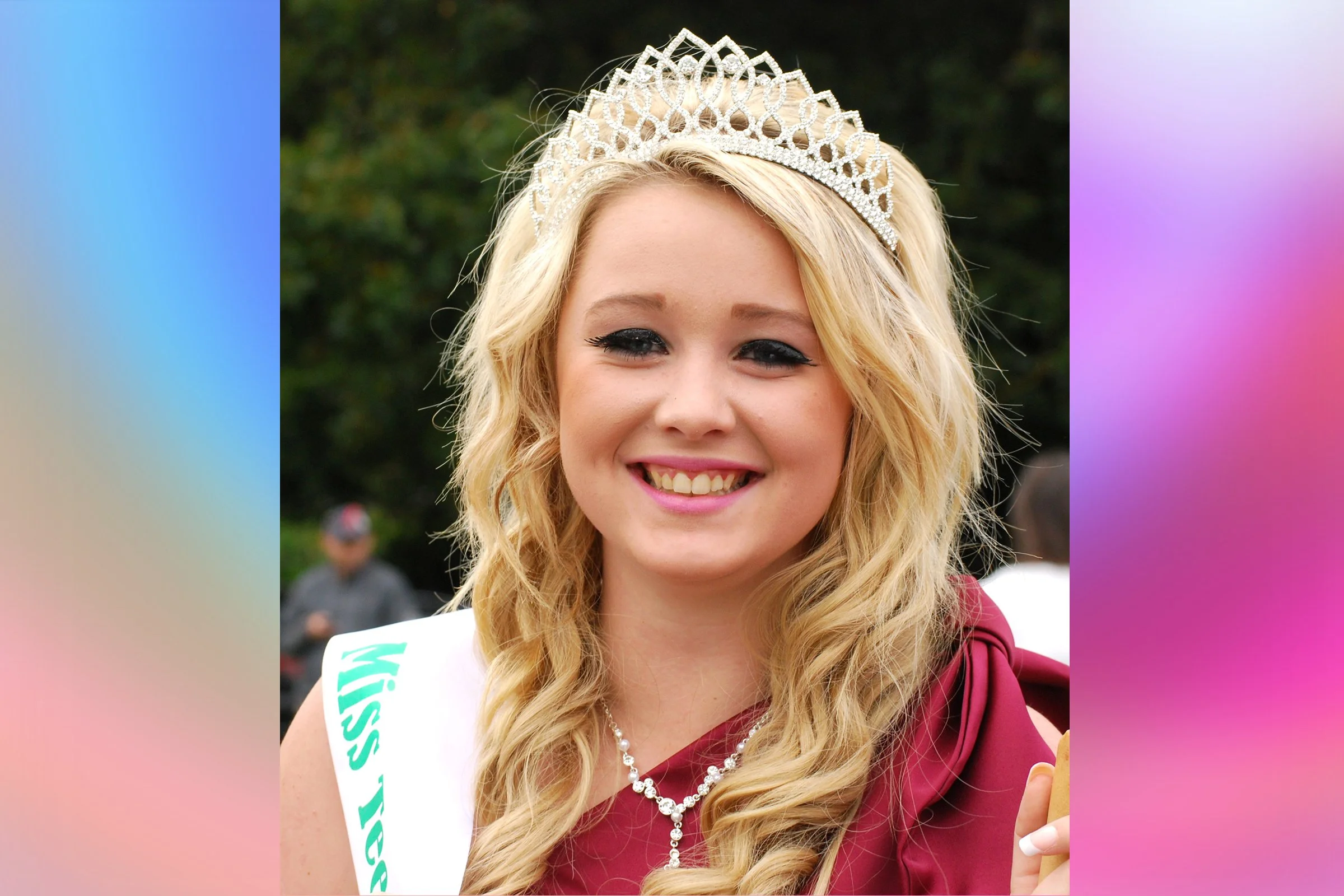 JESSICA CLEMENTS - Teenage Attendant