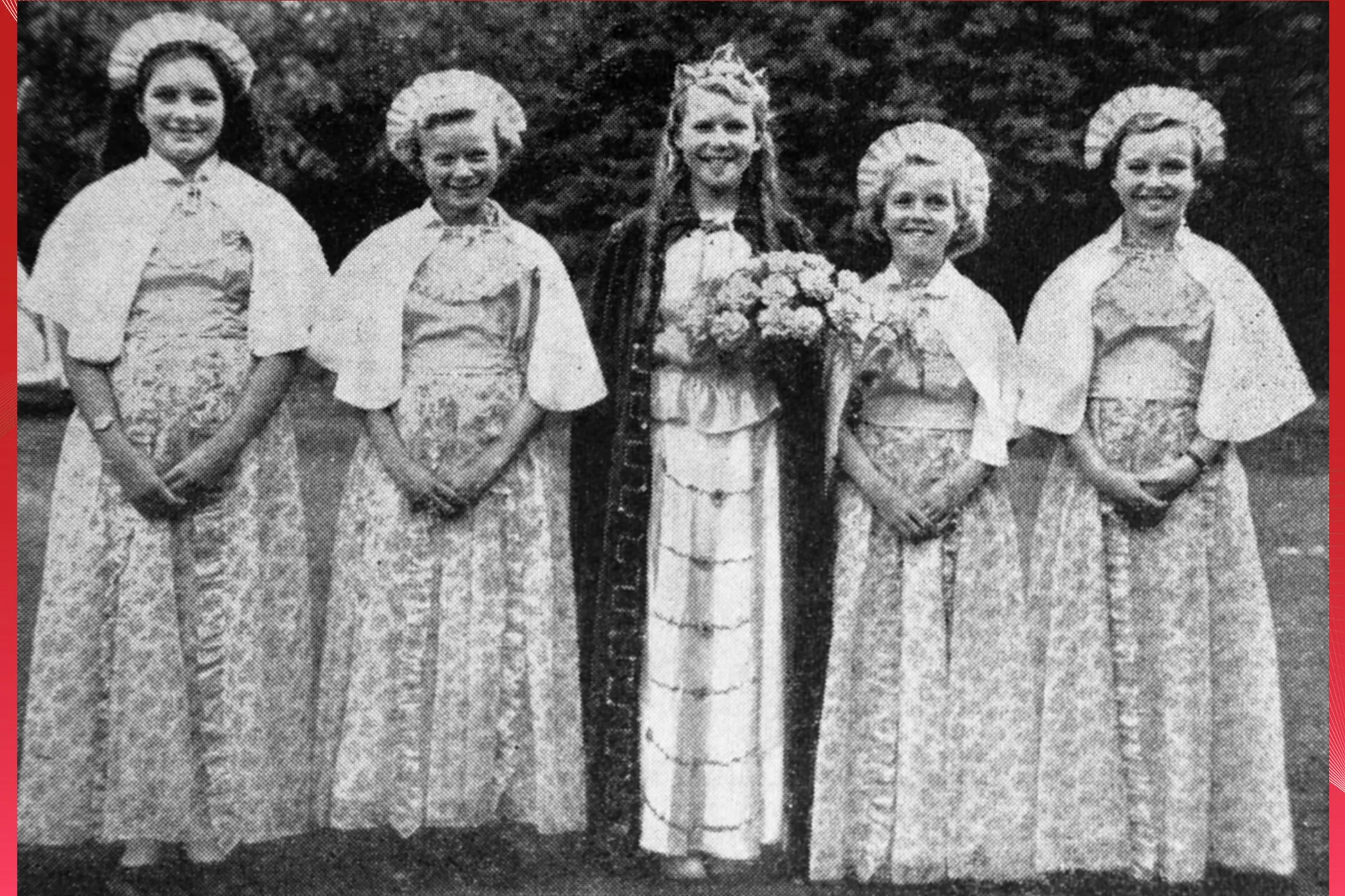  JENNIFER EVANS  - CHILDREN'S QUEEN 1954 with PATRICIA GRIMES, NORMA HENLEY, MARGARET BALLAM & DIANA HAYNES
