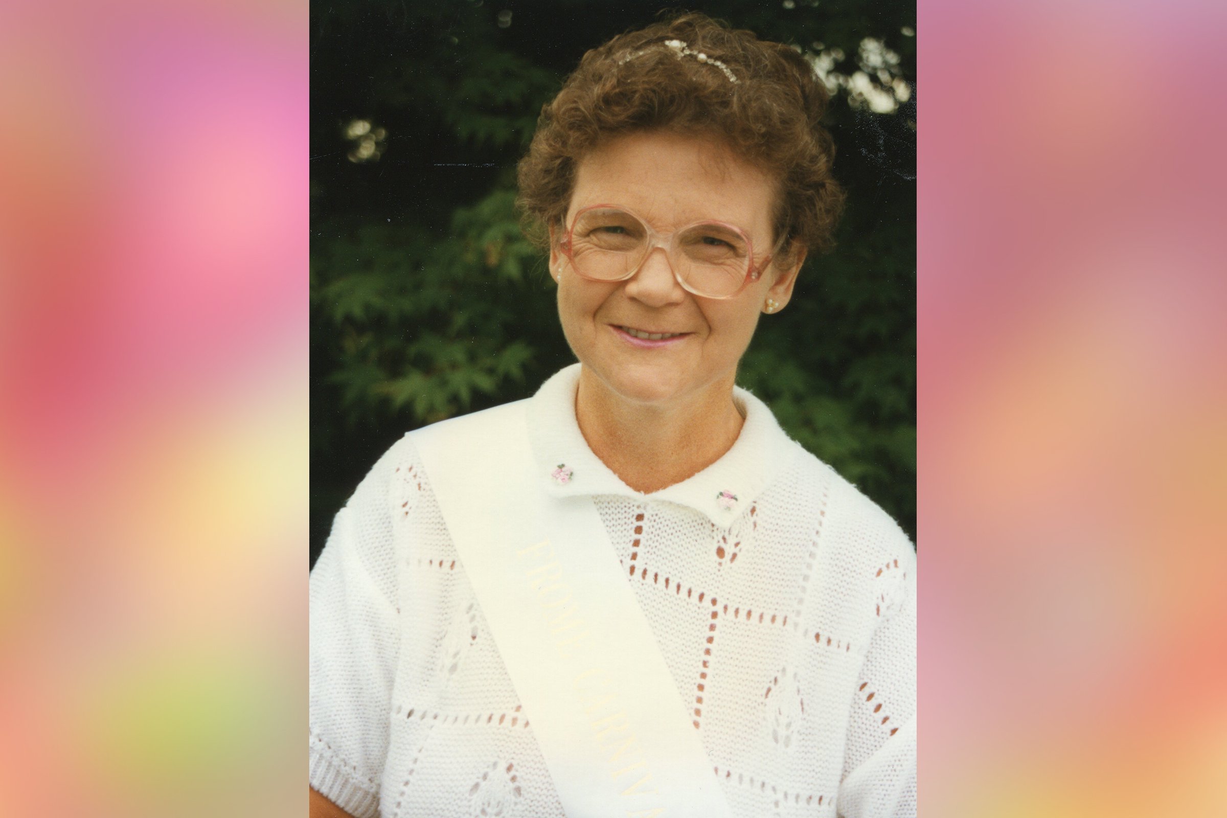  VIVIAN LAKE  - CARNIVAL GRANNY