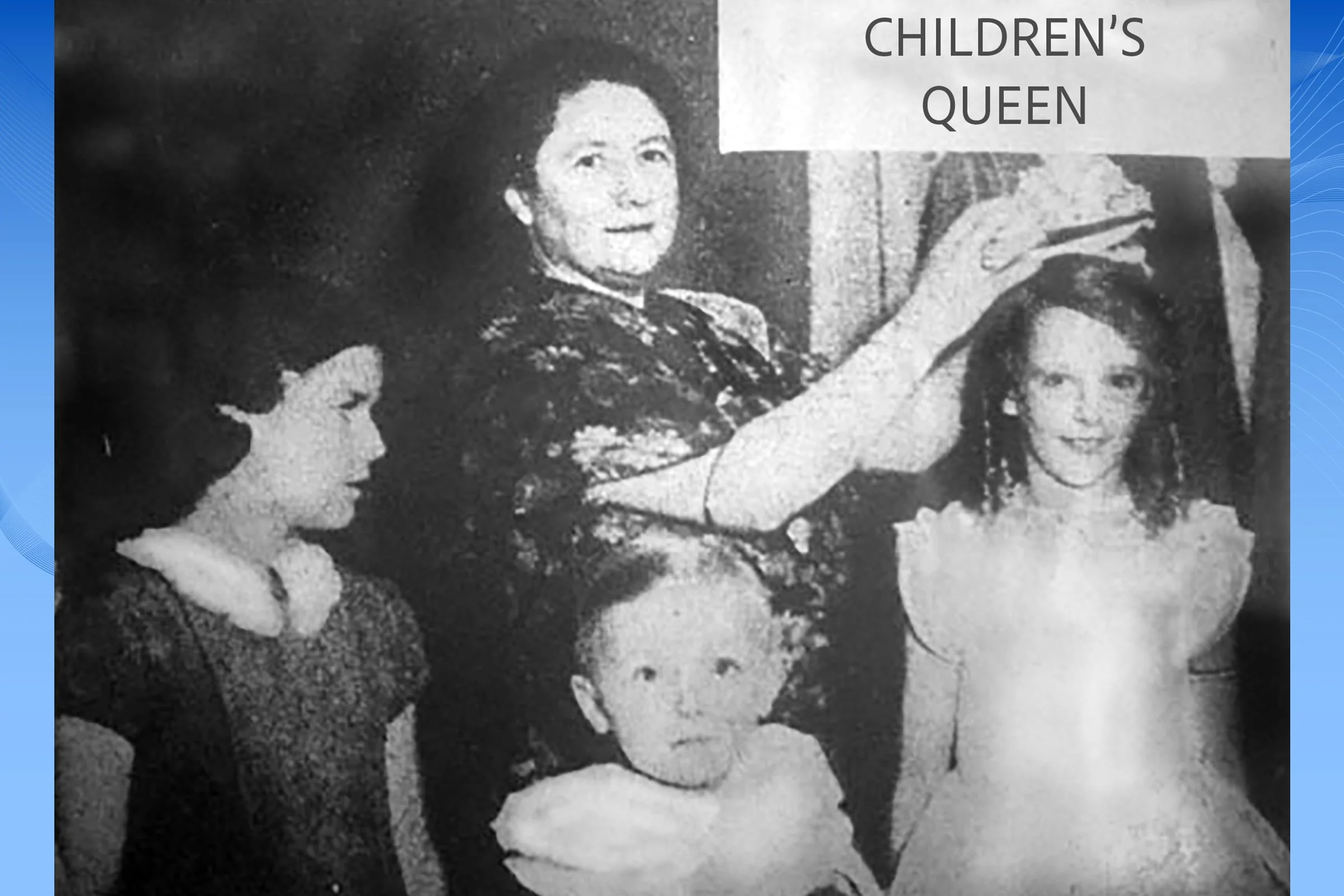CHILDREN'S QUEEN  PAMELA HILLIER  being crowned 1937