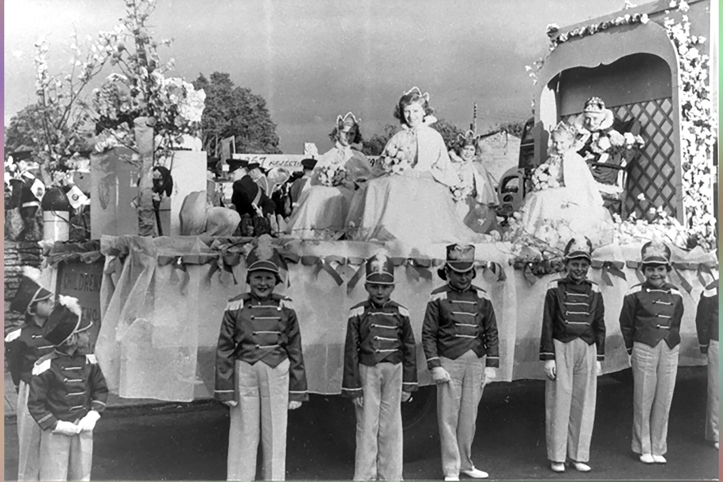  KARYN  - with DOREEN HEWITT, ANNE CARTER, SUZANNE HALL, WENDY BELCHAM & ELIZABETH ISLES 1957
