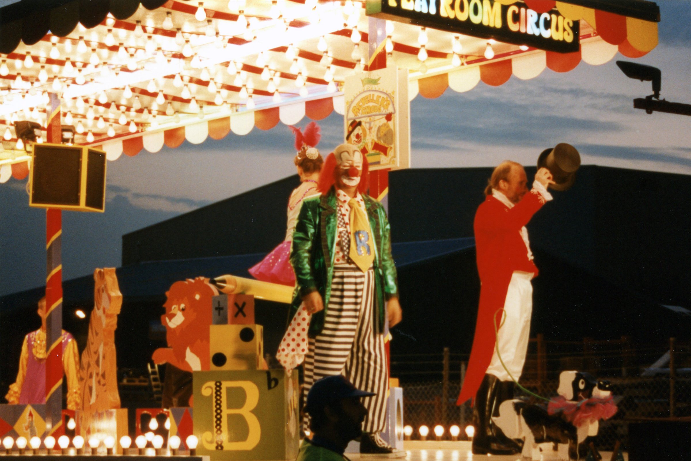 Playroom Circus - Revellers CC Motcombe