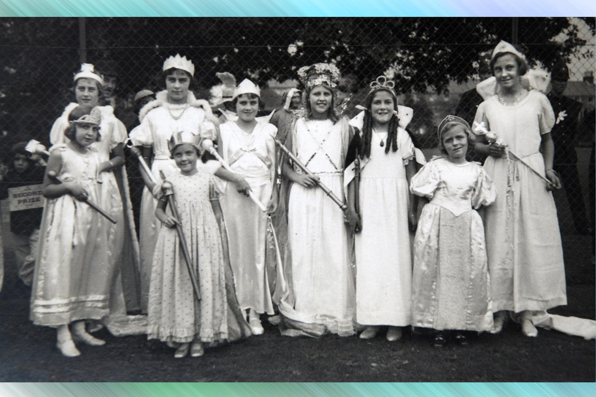  AUDREY  with other contestants including her attendants MURIEL WOOD & PATRICIA HALL 1935