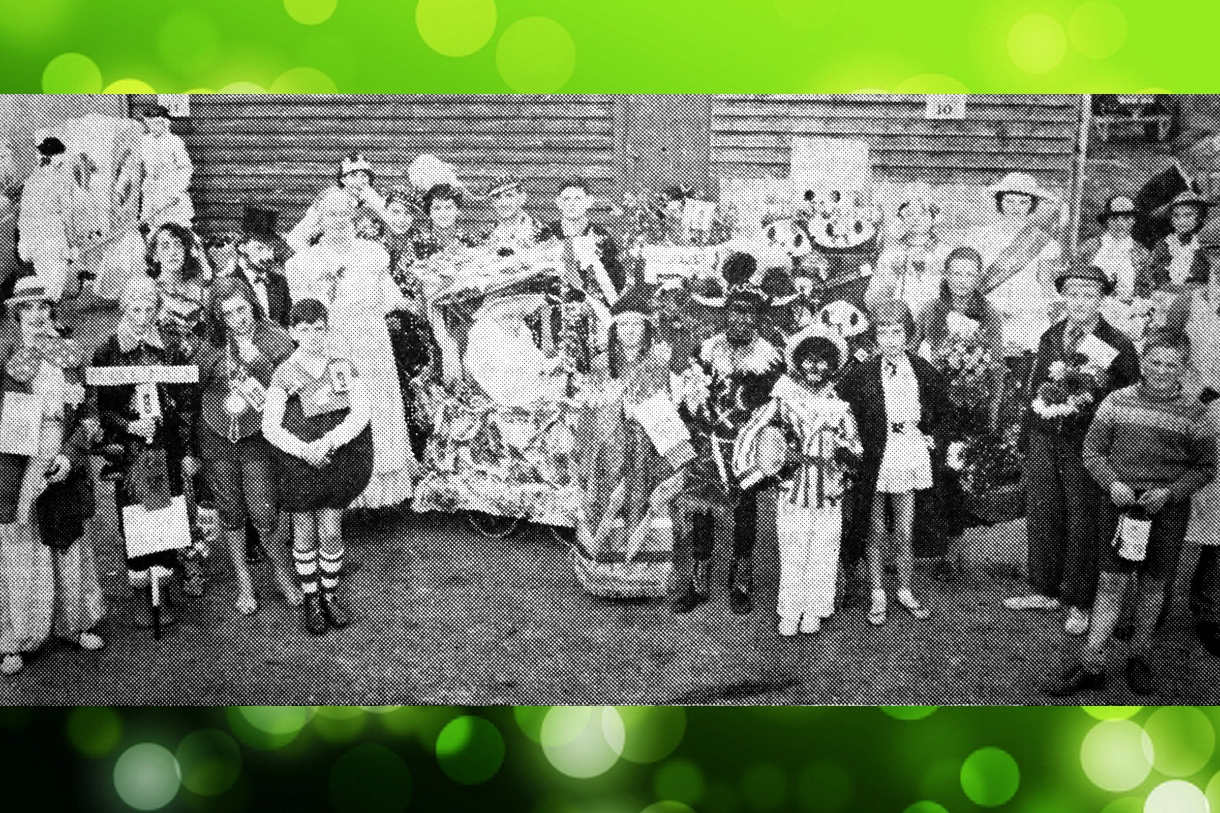 Group of Carnival Entries on foot