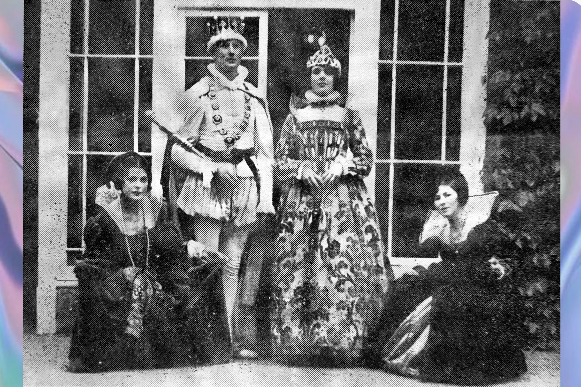  Mr C BARNES  KING,  Miss G VINCENT  QUEEN 1929. Attendants P CLARKE & C CLARKE