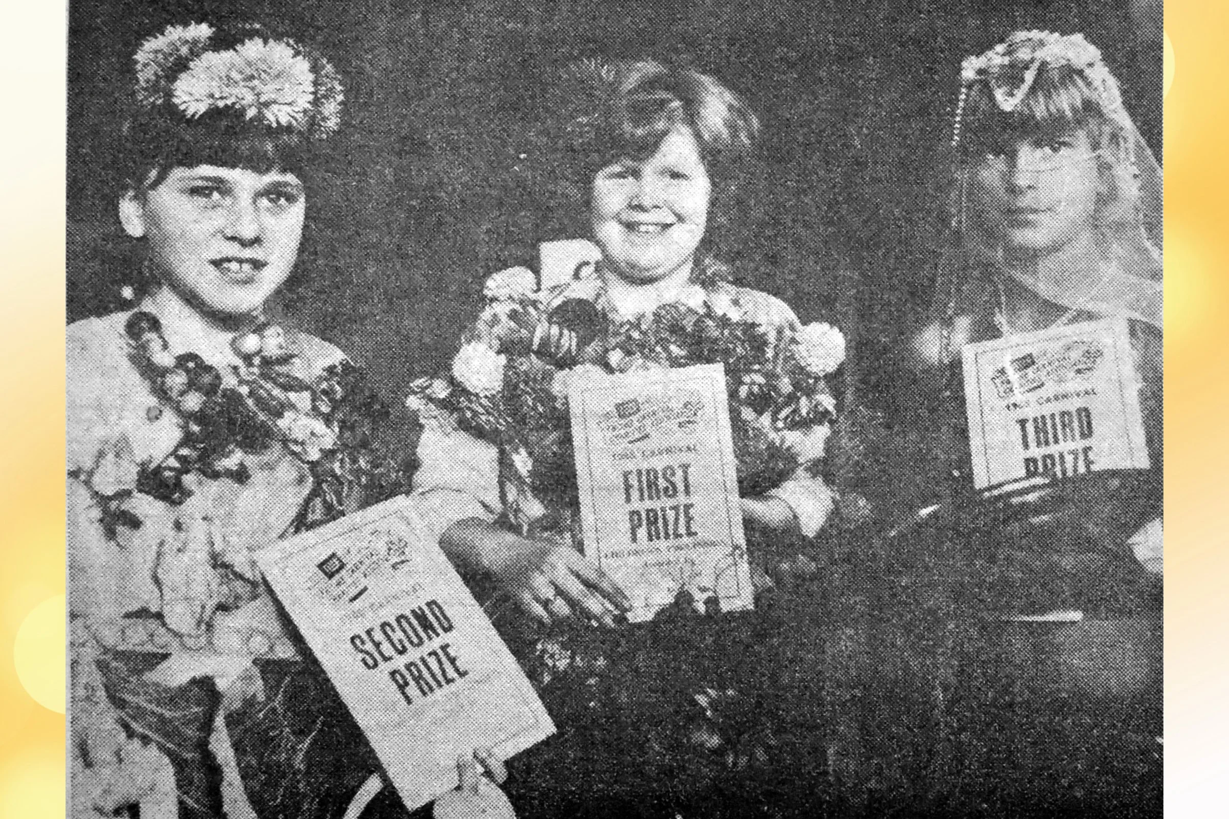 Tracey Gascoigne, Pauline Franks & Anne Seviour winning prizes