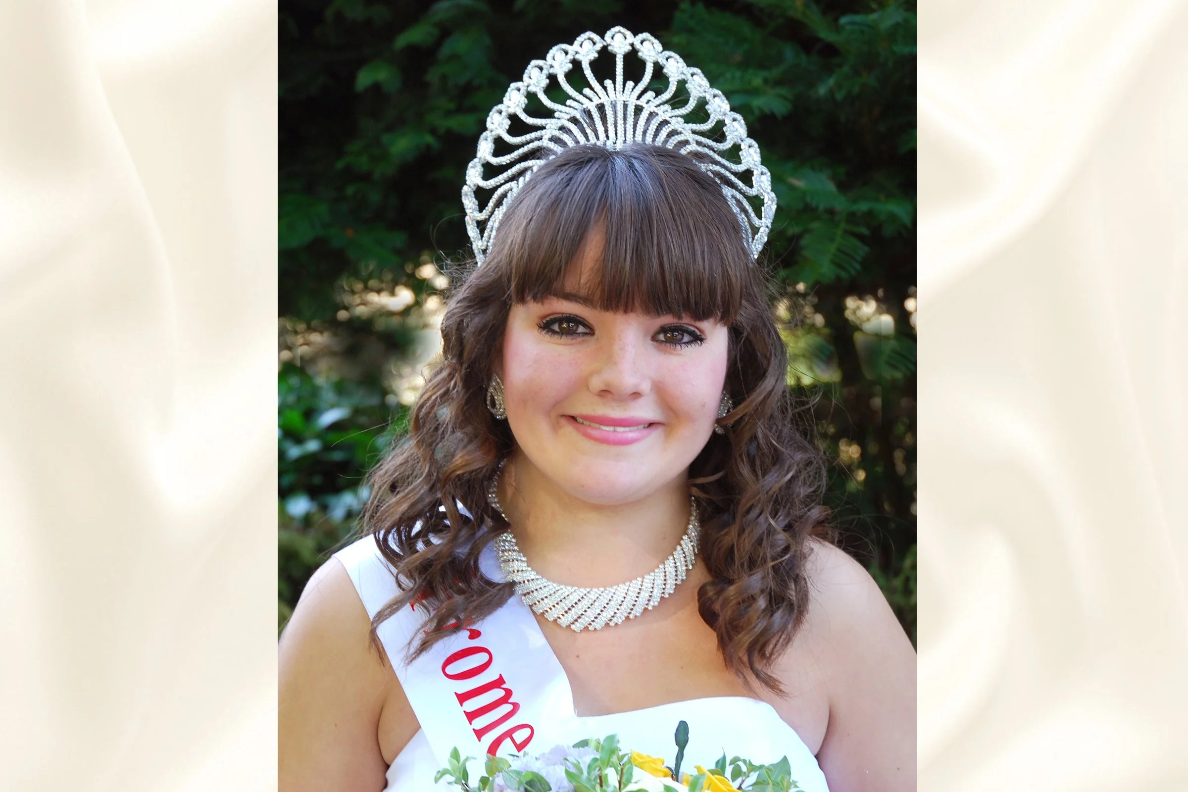  LAURA EVANS  - QUEEN