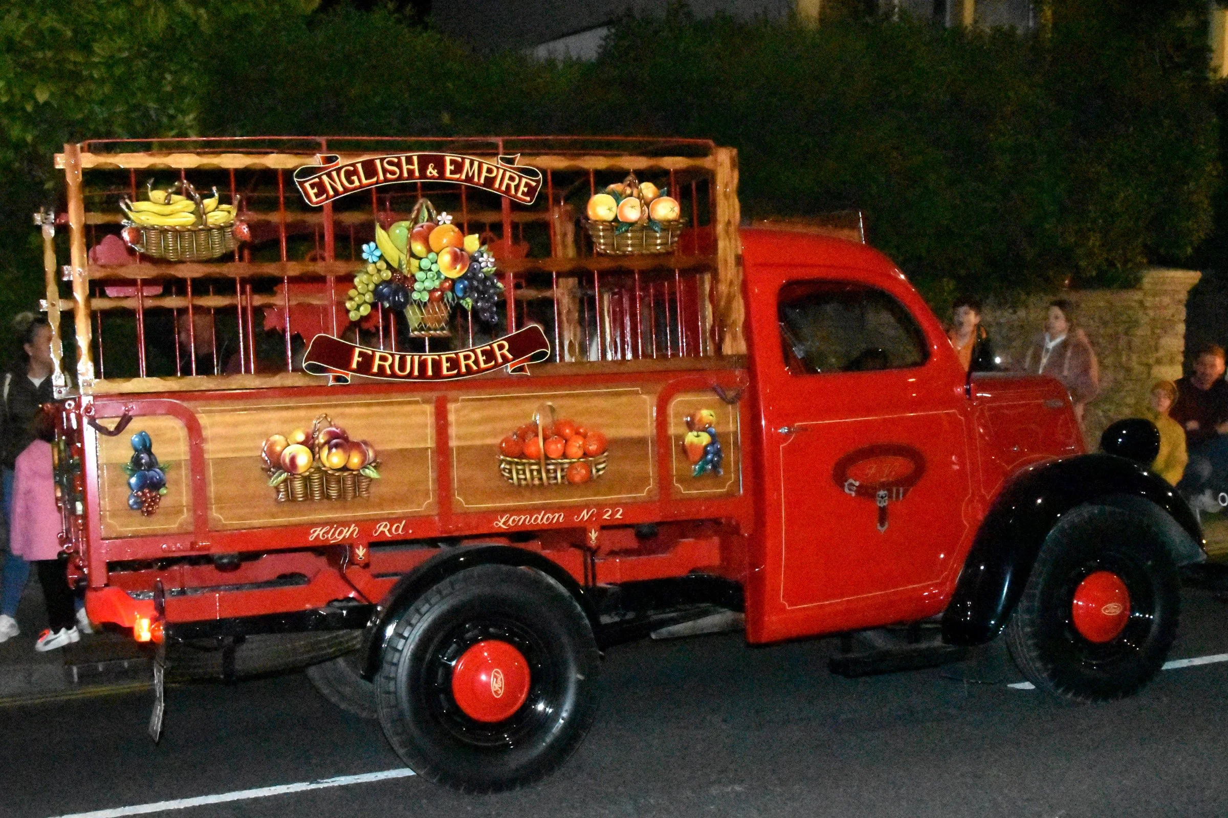 English & Empire Fruiterer - Somerset Festival of Vintage Transport Parade