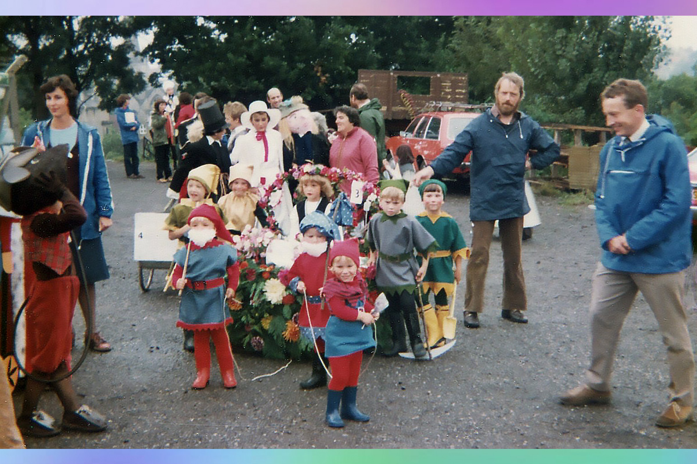 Snow White & the Seven Dwarfs - Heather & Hazel Phillips & Friends