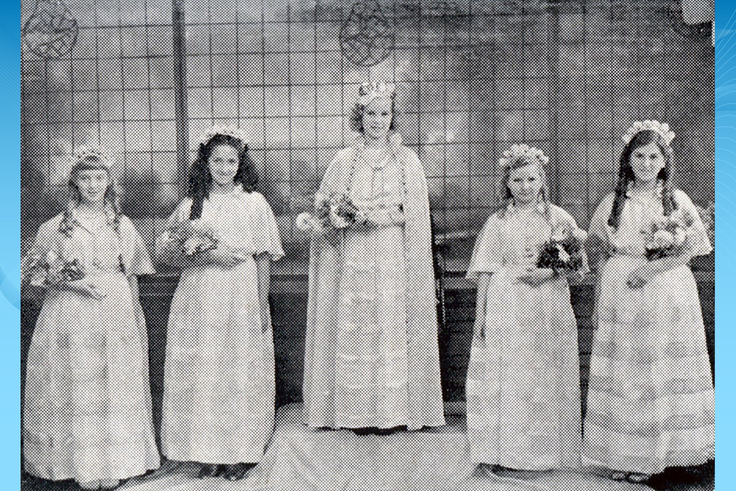  JOAN SMITH  - CHILDREN'S QUEEN 1947 with BETTY DAVIS, MOLLY ANNANDALE, SHEILA GILL & JOY NEALE