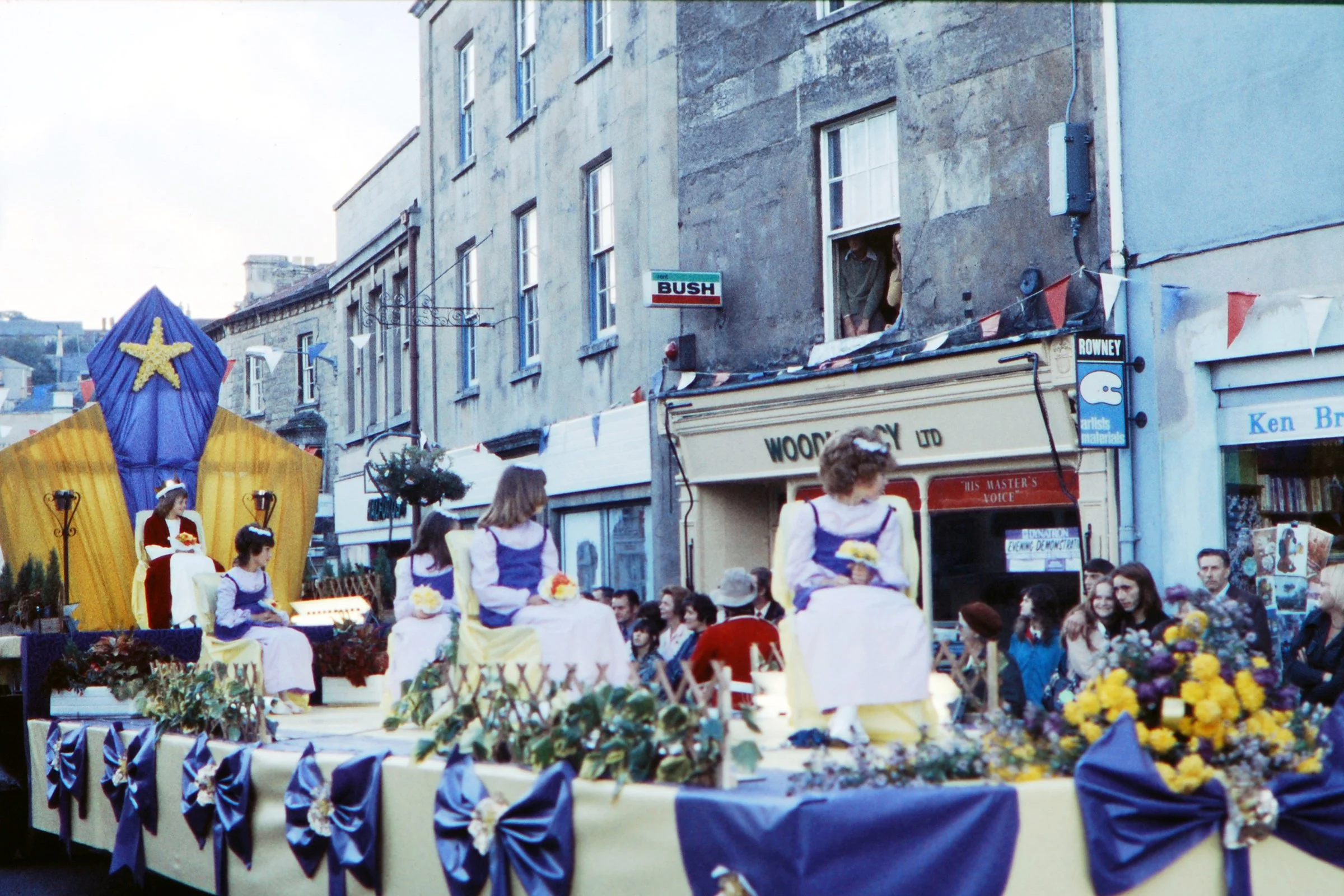 Children's Queen's float 1973