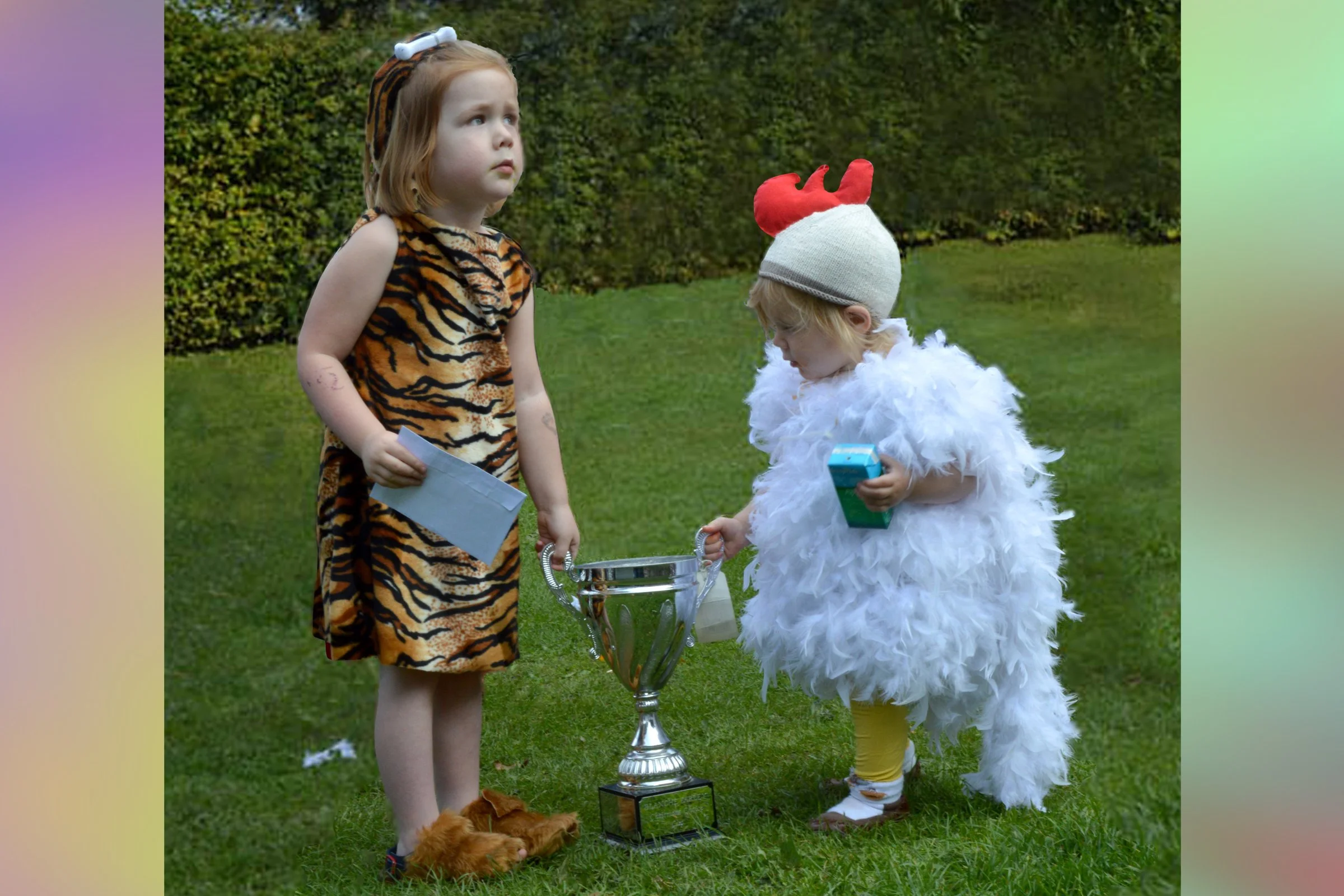 Cave Girl of Ugg - Lorelei Head with Chic Chic Chic Chicken - Ophelia Head