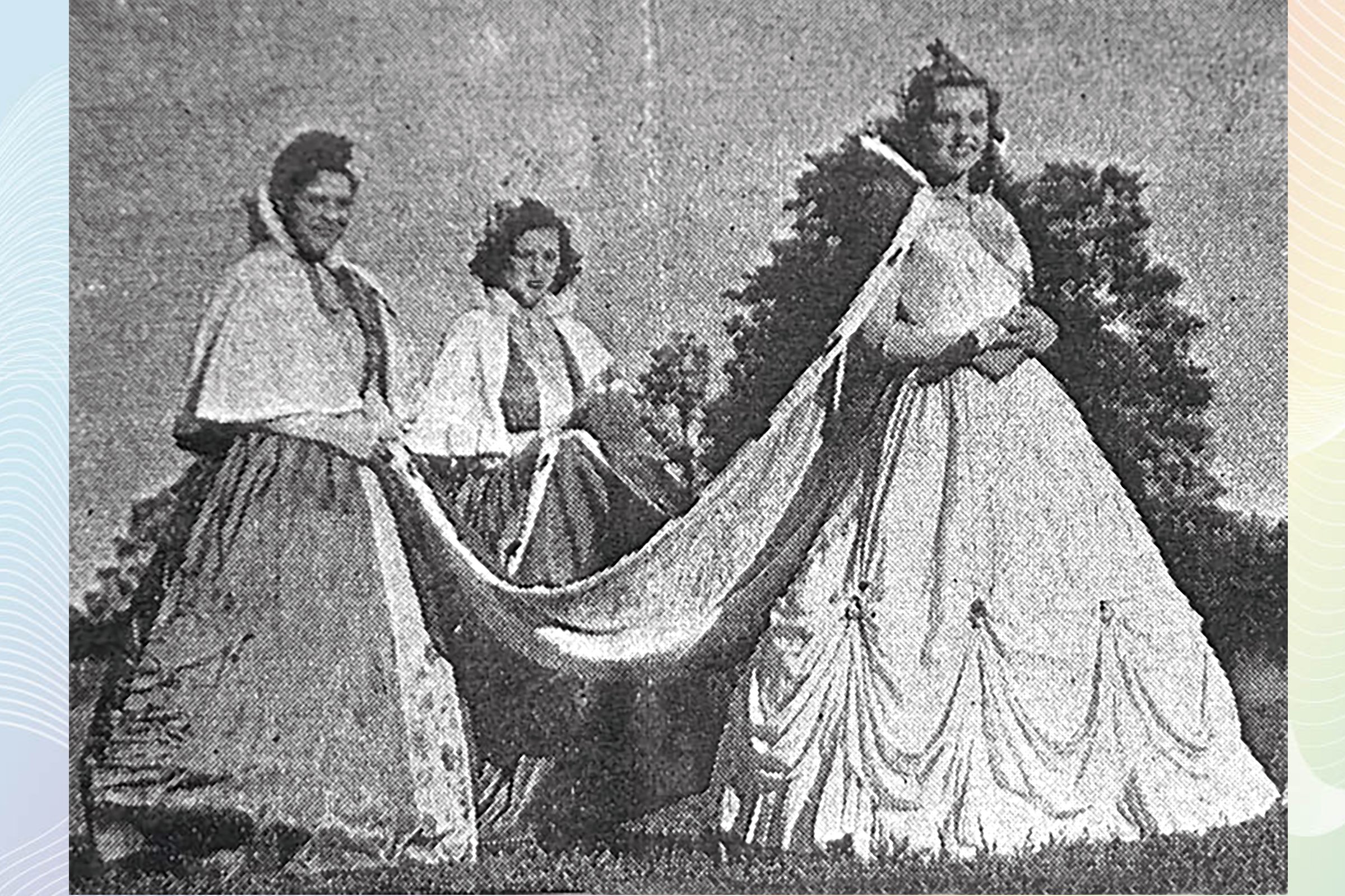   NORA HOLLYWOOD  with attendants PAT HALL & PAT KING 1939.