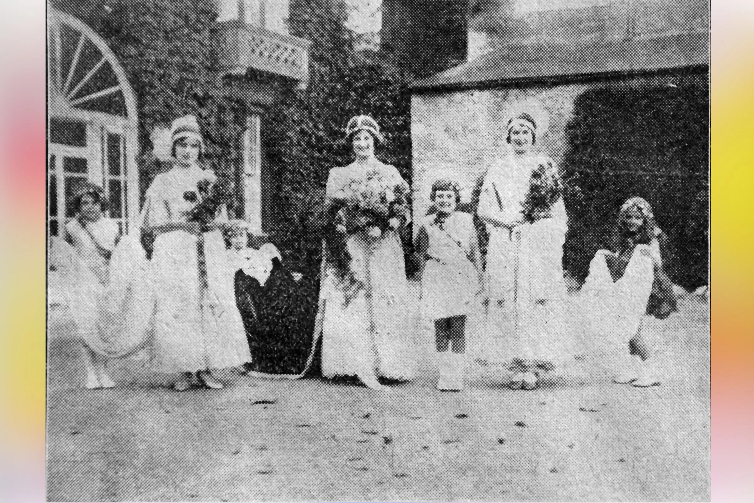  EDNA MOORE  with attendants MARGARET SHEPPARD & PHYLLIS WAGSTAFF 1933
