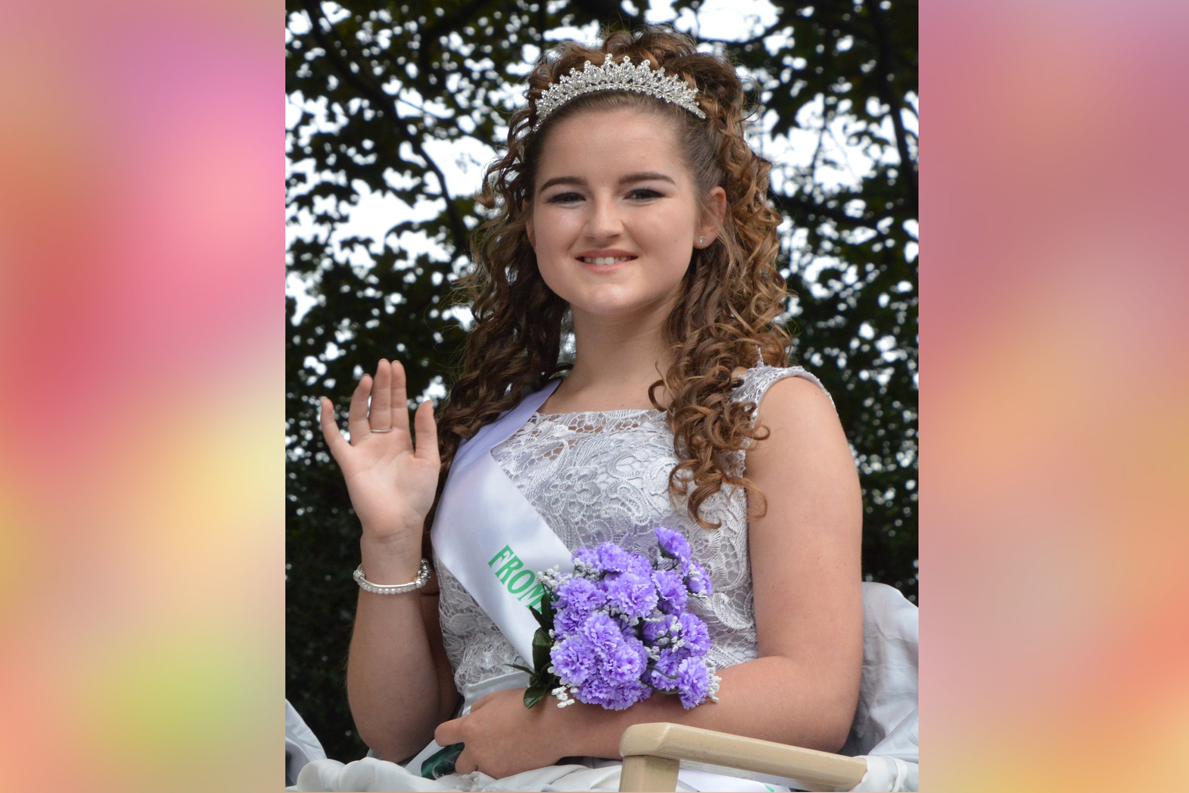 LOUISA MARTIN - Teenage Attendant