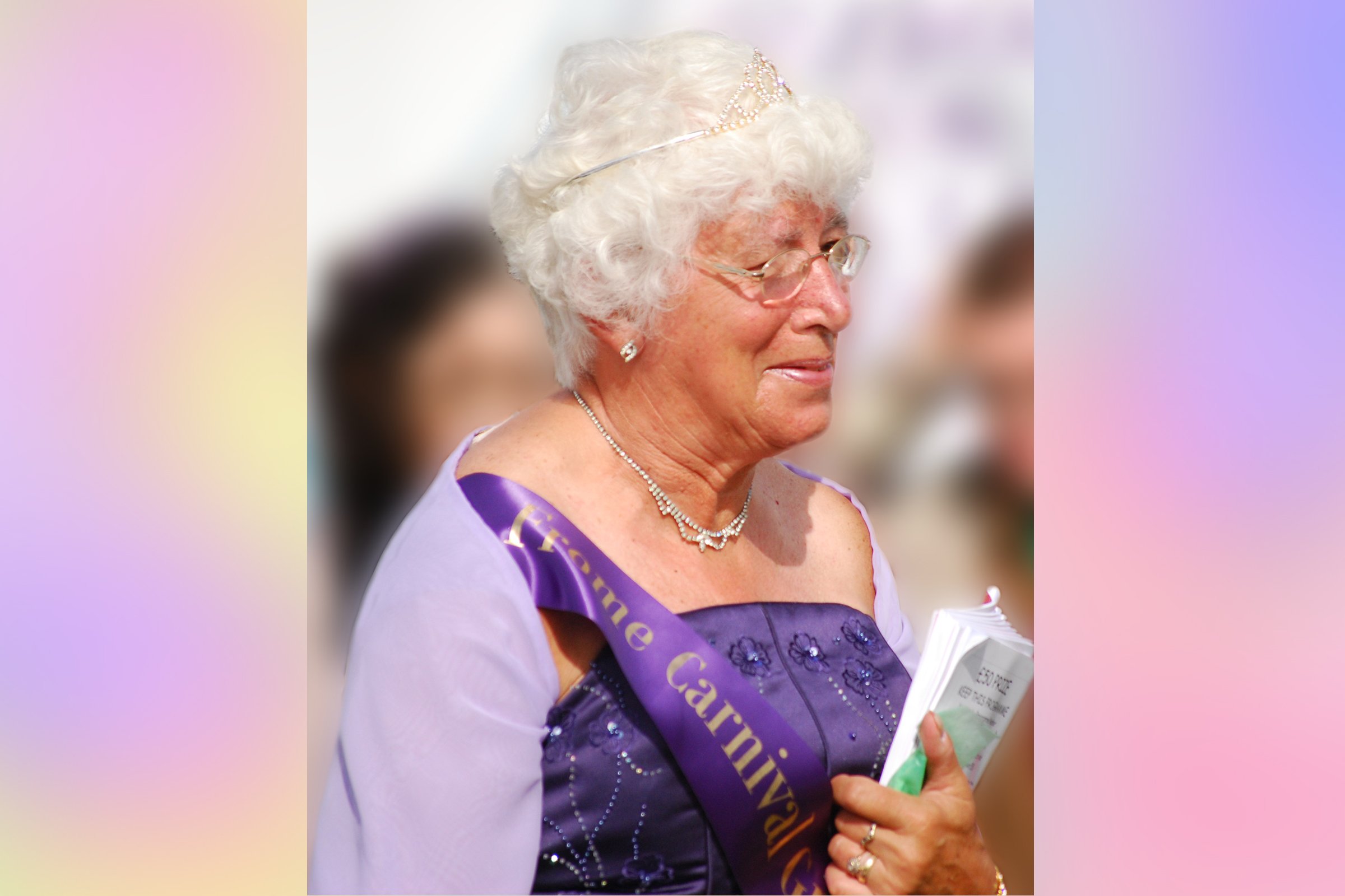  ELIZABETH WADDINGTON  - CARNIVAL GRANNY