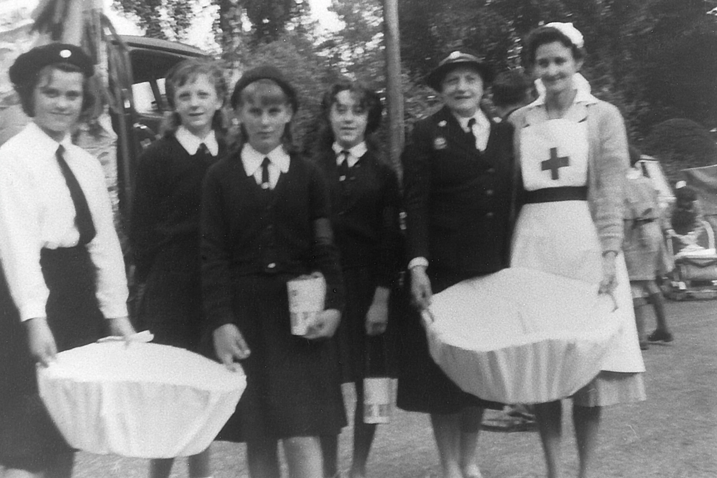 Mrs Vallis & the Red Cross collectors
