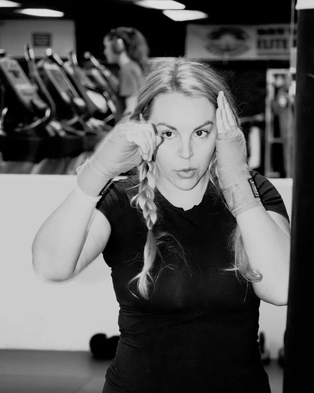 💪 New to MMA or kickboxing? Coach Erin’s got you. She creates a welcoming, encouraging space where women of all levels can build confidence, learn skills, and feel strong from day one. 
#womensmma #womensboxing #womenskickboxing #beginnerfrie