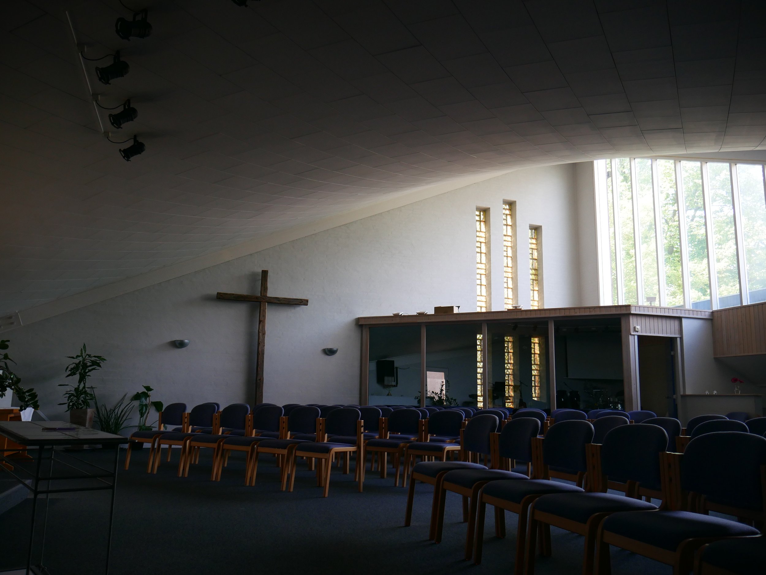 Pinsekirken Svendborg er centralt placeret i Svendborg, i inspirerende lokaler. 