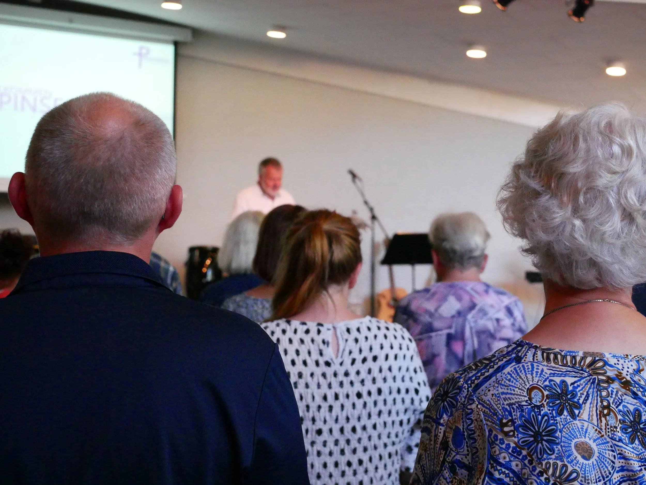 Vi byder på Gudstjeneste hver søndag. 