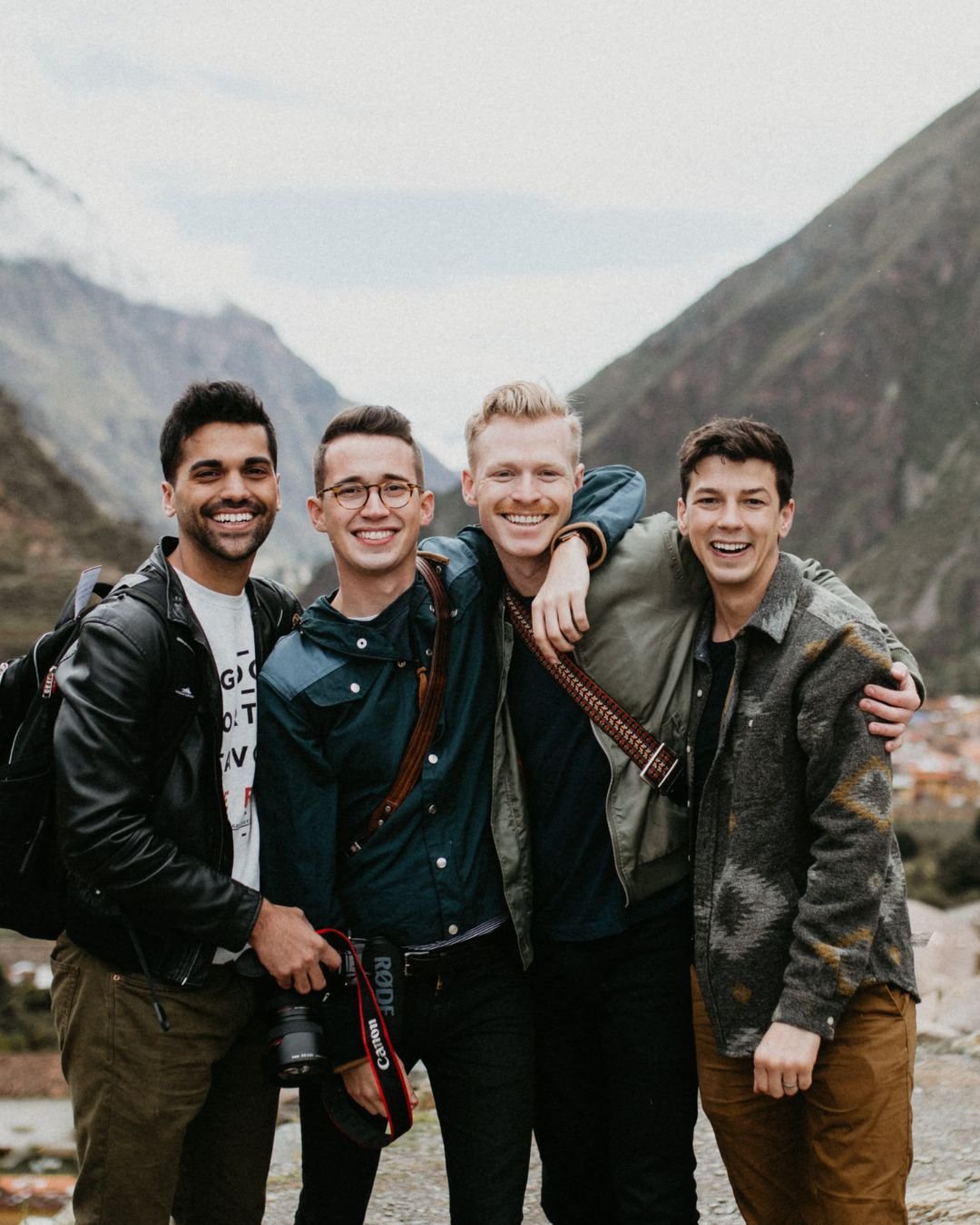 Machu Picchu is cool. But hiking with new friends who just became your little travel family? Simply unbeatable.

Only 1 spot left for our September trip! Cuzco to Machu Picchu, September 15-22!

#gaytravel #lgbtqtravelers #lgbtq #machupicchu #peru
