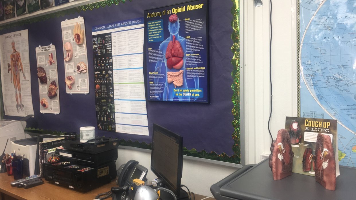 pathroom desk.jpeg