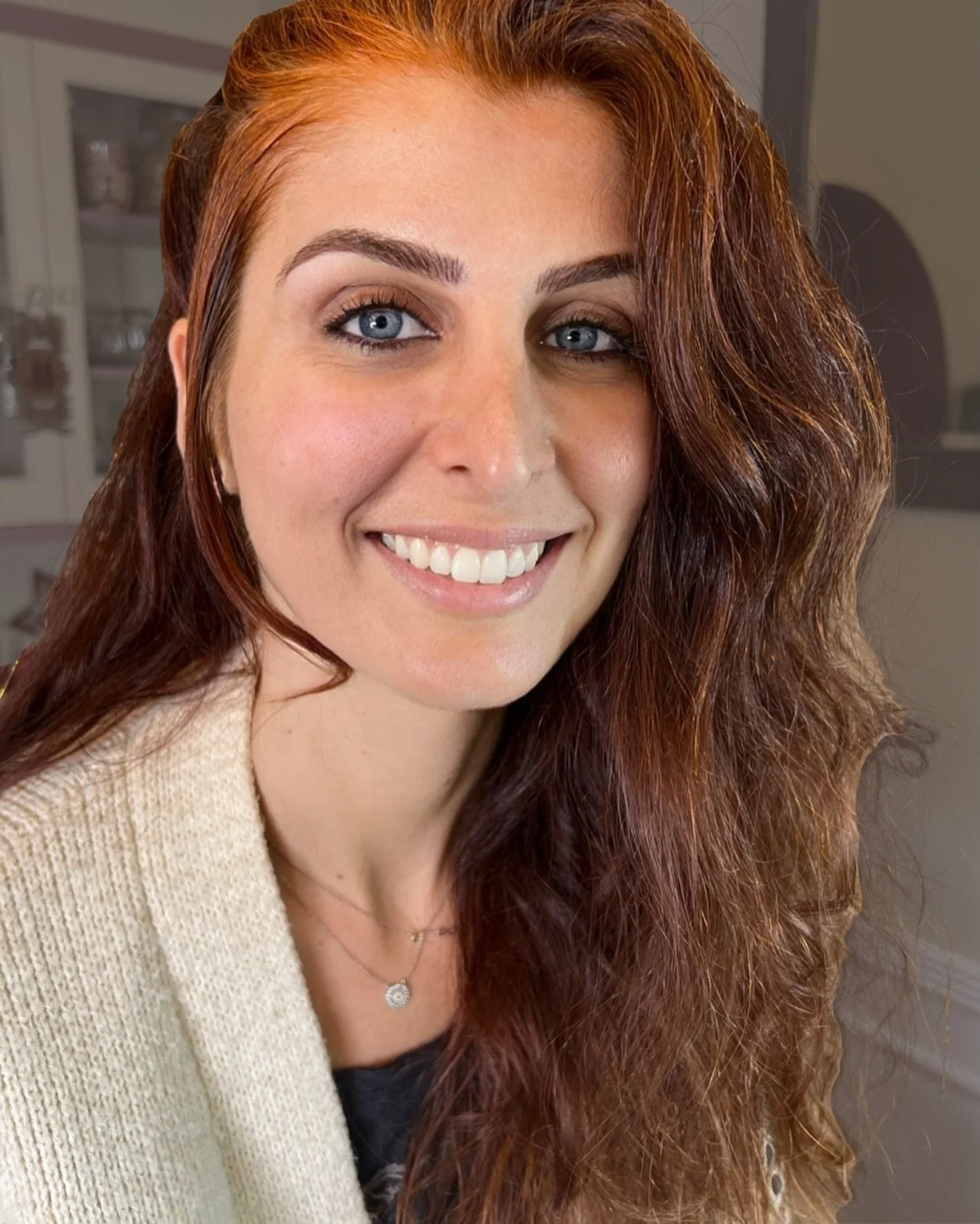 She came in wanting a little more density and structure, especially through the front, but with one clear request:
&ldquo;I don&rsquo;t want it to look like permanent makeup.&rdquo;

So we focused on balance. Soft strokes throughout the brow to bring