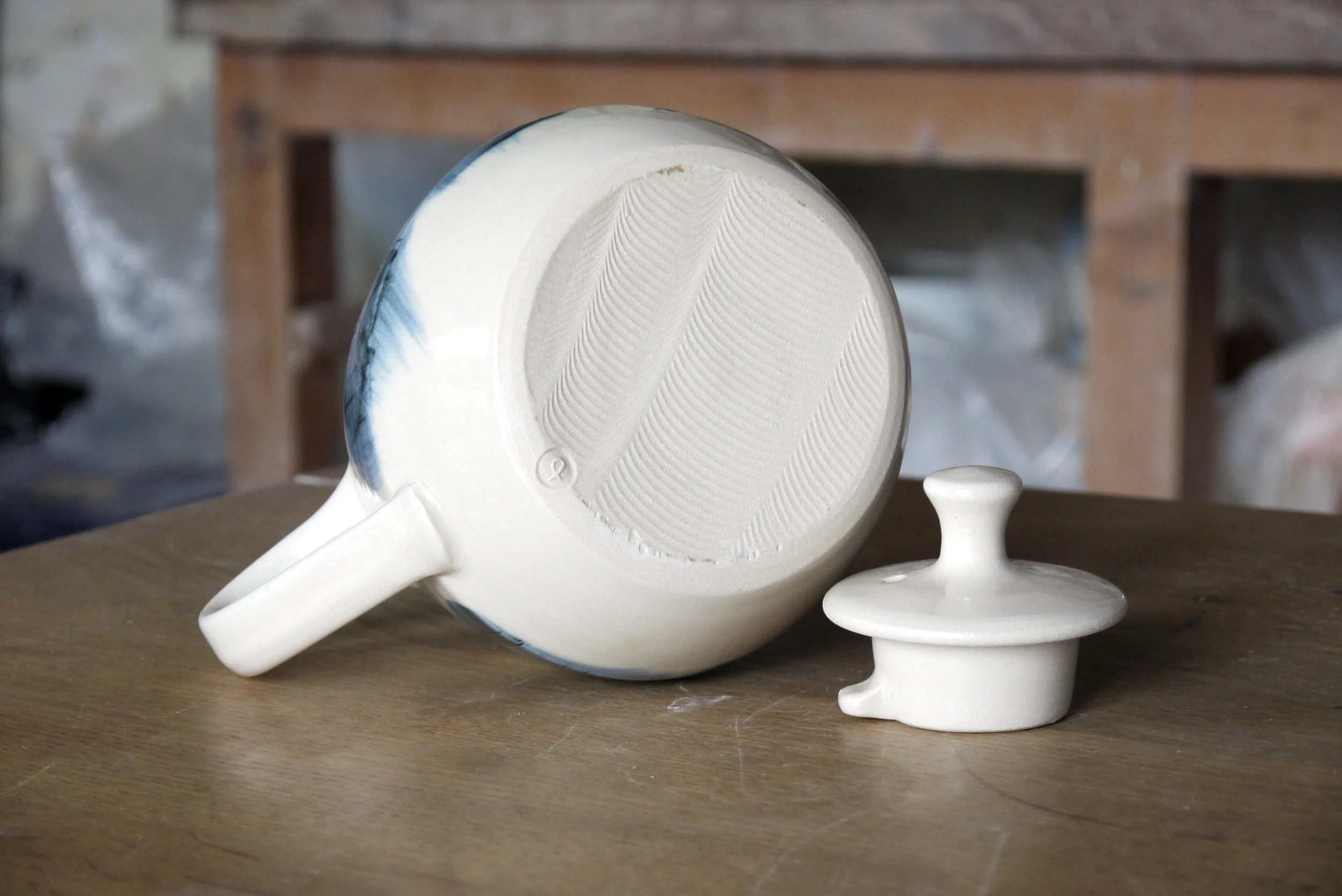 Fields Teapot Large 1 i.JPG