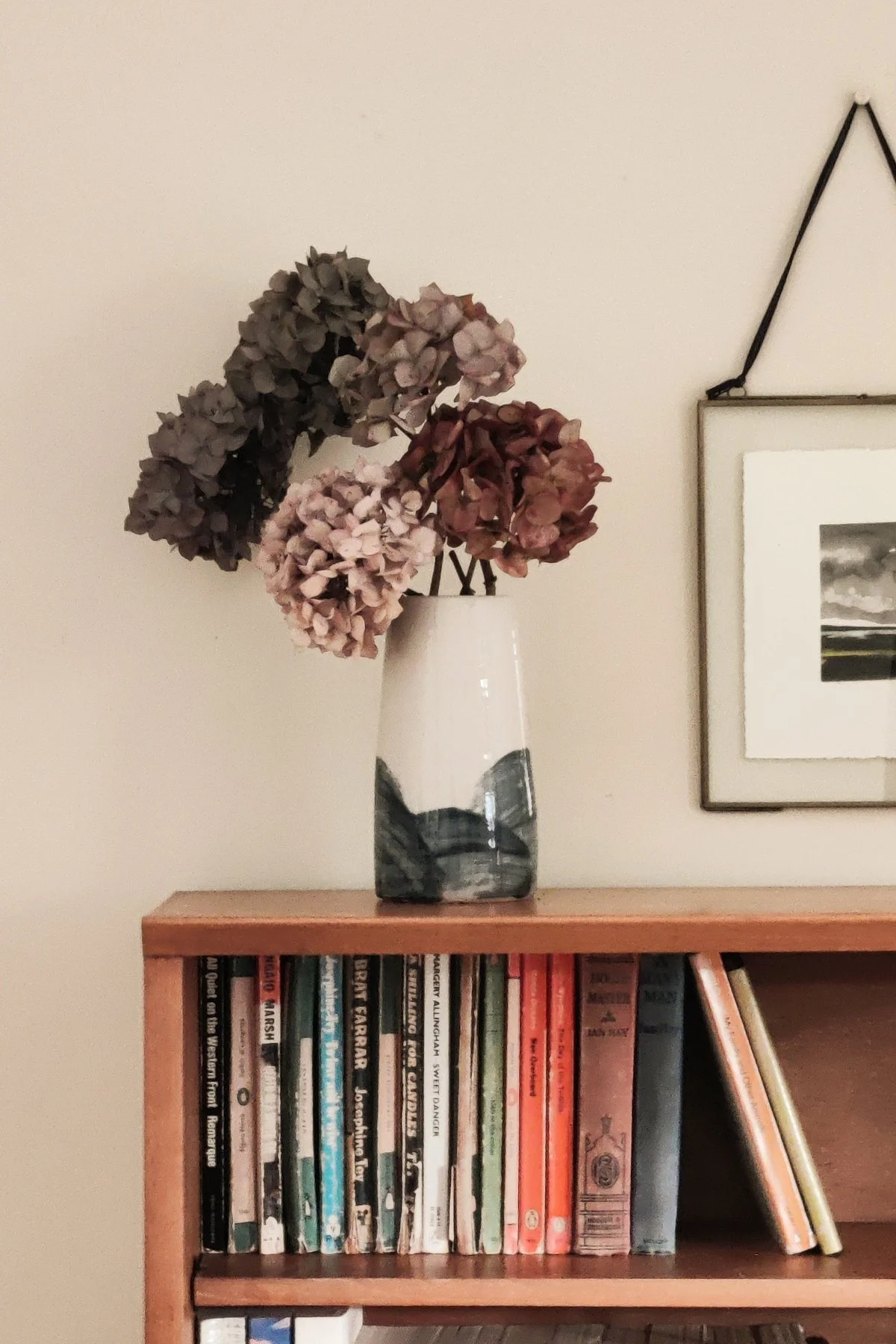 Vase with hydrandea flowers.jpg