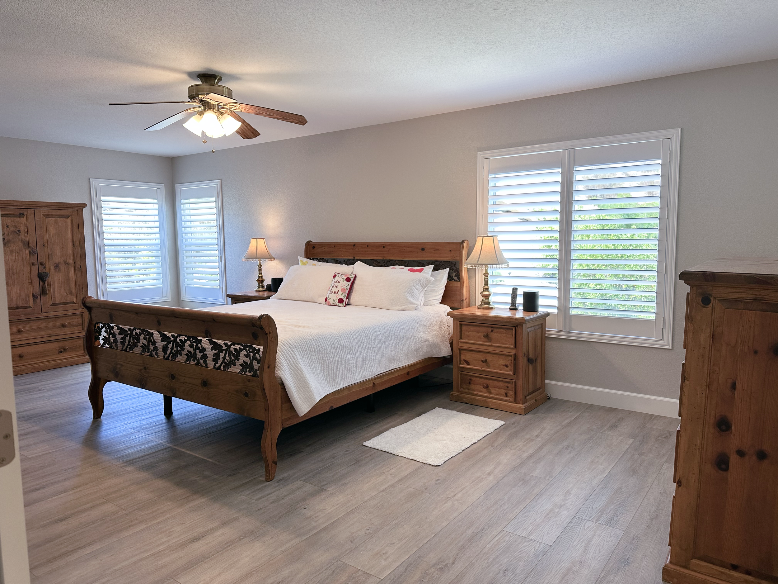 home with a beautiful master bedroom for sale in Castaic California, Los Angeles County