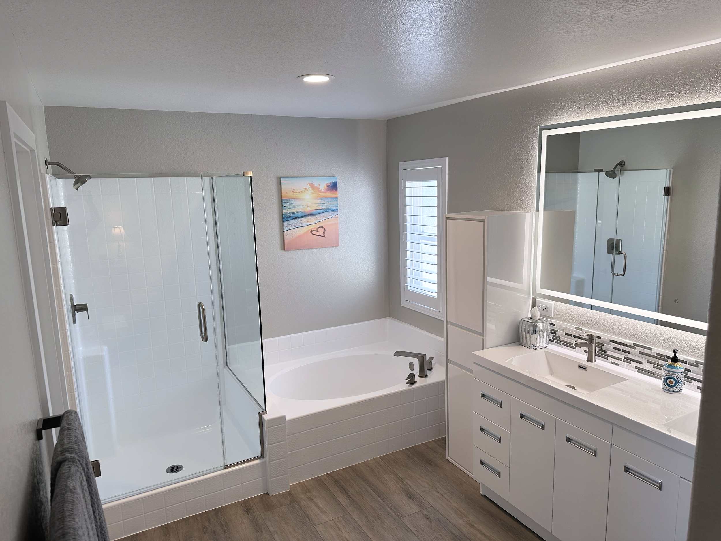 home for sale in Castaic California, Los Angeles County with a large Master Bathroom