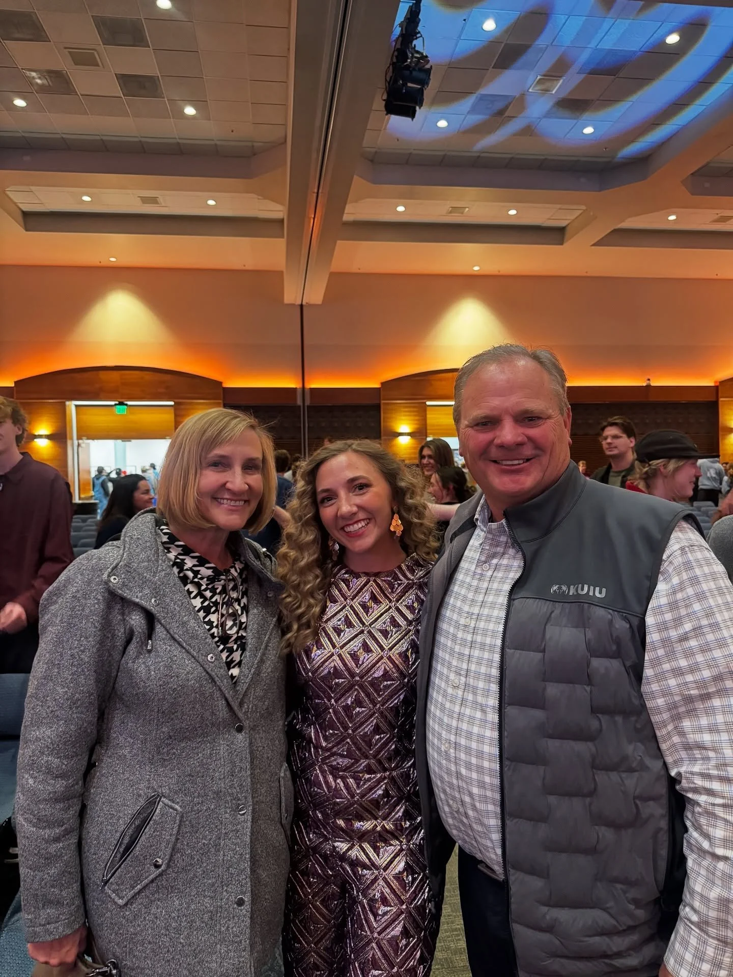 This @dollyparton song has gotten me through a lot. Whenever I start to feel sad, frustrated, or even numb, I BLAST this song!! I sing every. single. word. And dance around like a deranged chicken. I play it over and over  until I start to believe in