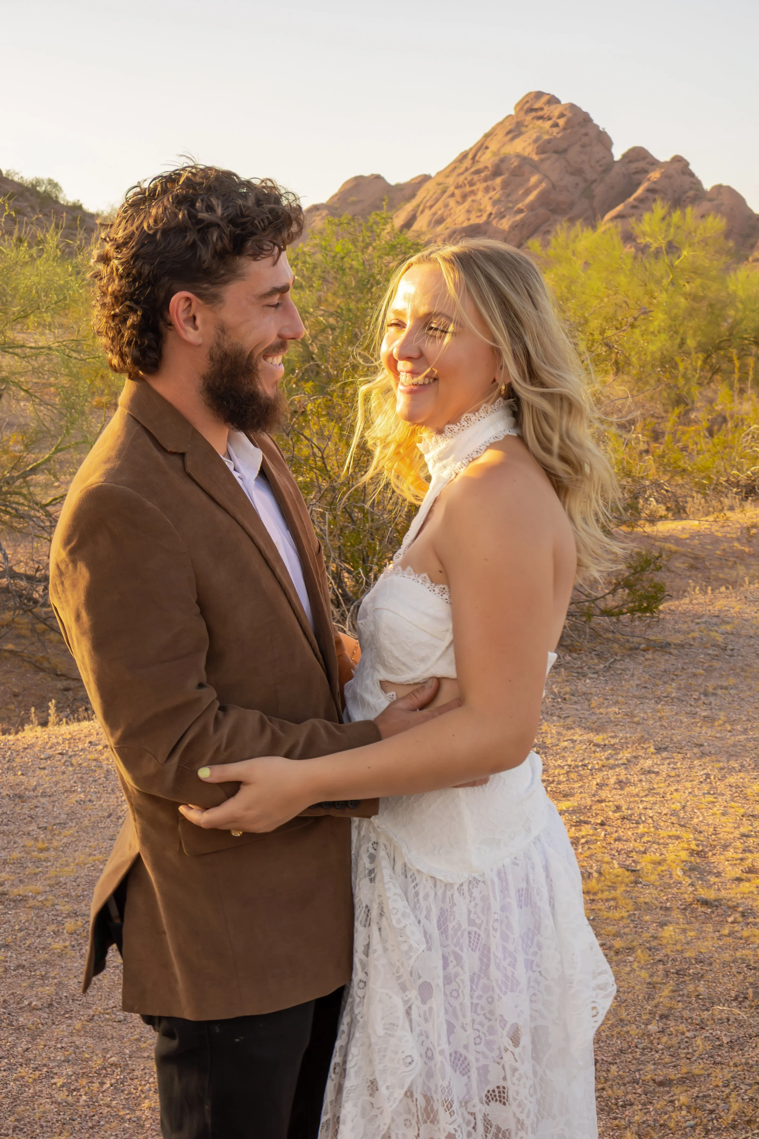 Desert wedding photos, elopement wedding in the desert, light and airy photography edits, engagement photoshoot, engagement photographer, wedding photographer, wedding photoshoot
