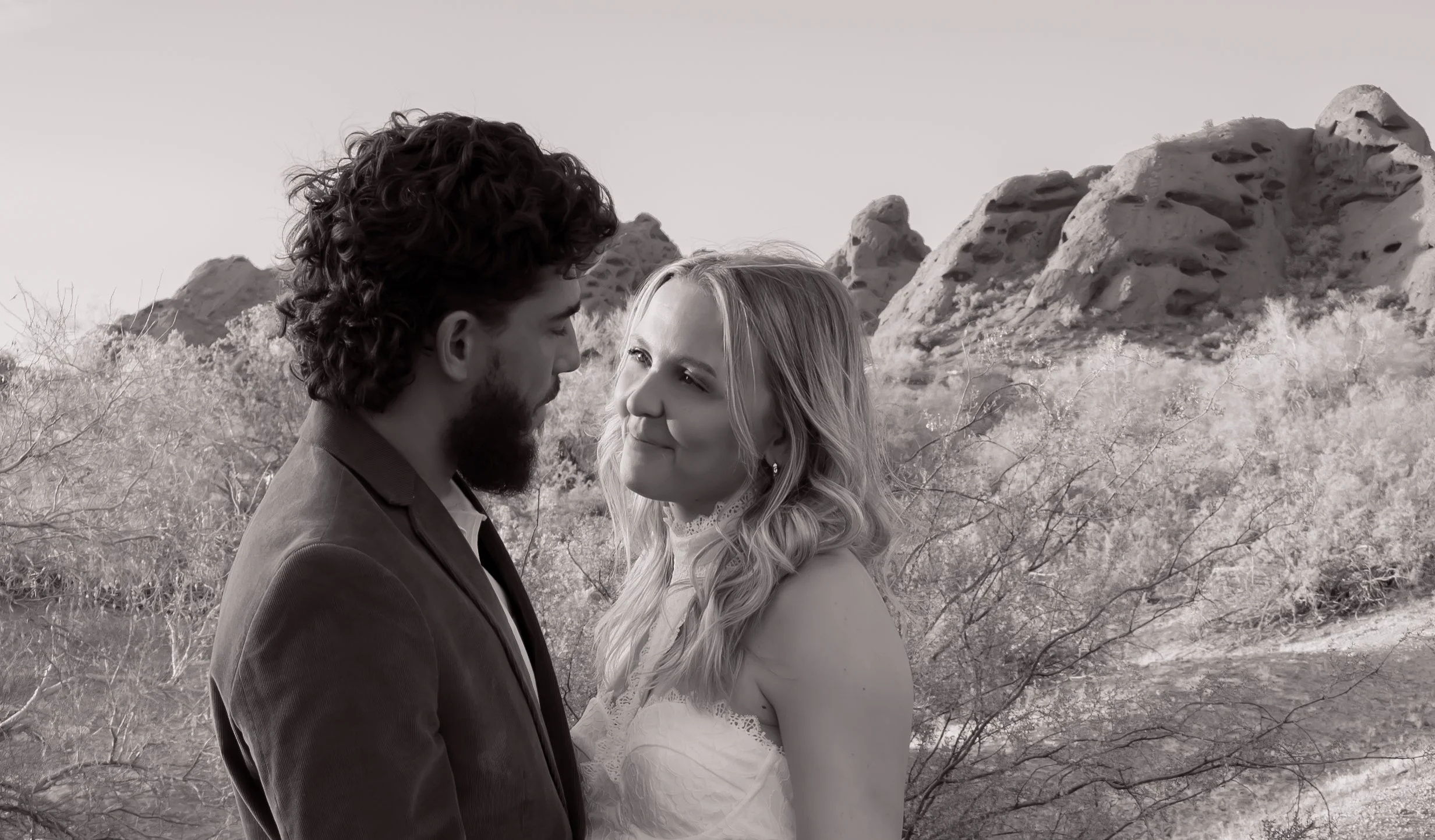 Desert wedding photos, elopement wedding in the desert, light and airy photography edits, engagement photoshoot, engagement photographer, wedding photographer, wedding photoshoot