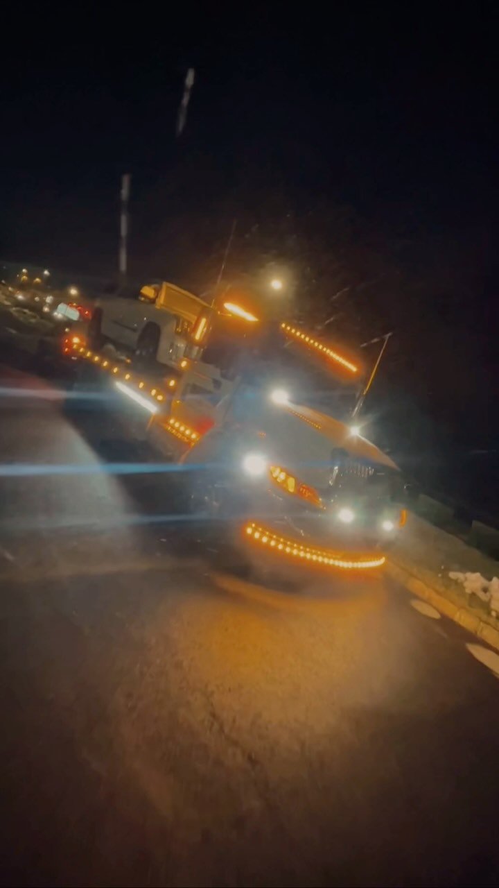 Let it snow βοΈ STRANDED? Require ASSISTANCE? We are merely a phone call away! #quality #towing #rollback #restoration #internationaldurastar #dt466 #eatonfuller #derrickstowingnj #DTR
#derrickstowingandrecovery
@maxxima @soundoffsignal @rcindustrie