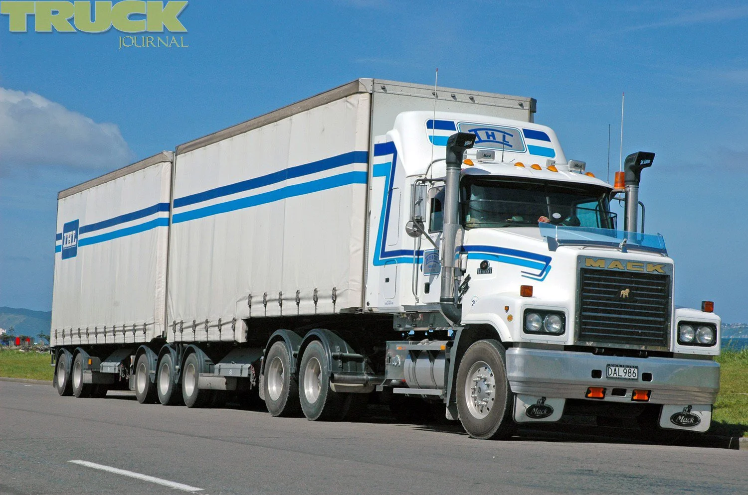 Rollin-Wheels-Truck-Journal-Archive-Gary-Songhurst-Intercity-Mack-Trident-2.jpg
