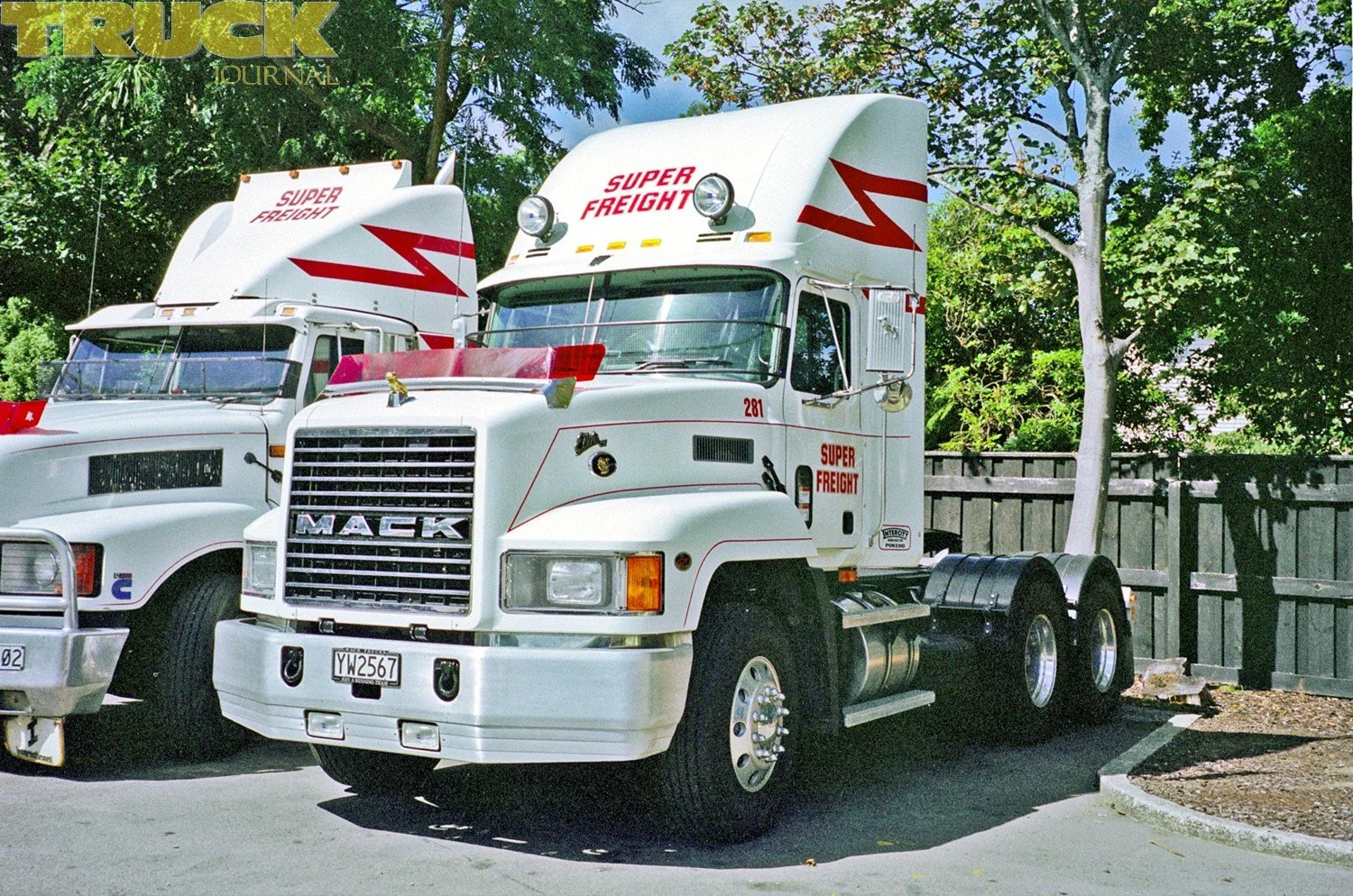 Rollin-Wheels-Truck-Journal-Archive-Gary-Songhurst-Super-Freight-Mack-CH.jpg