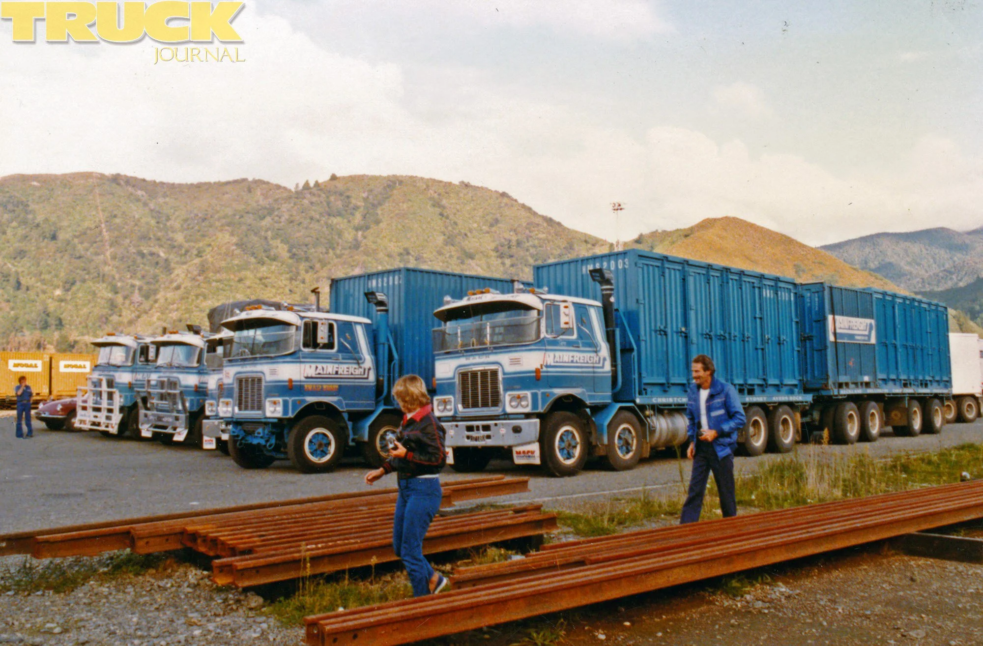 Rollin-Wheels-Mainfreigth-Mack-FR-Fleet1.jpg
