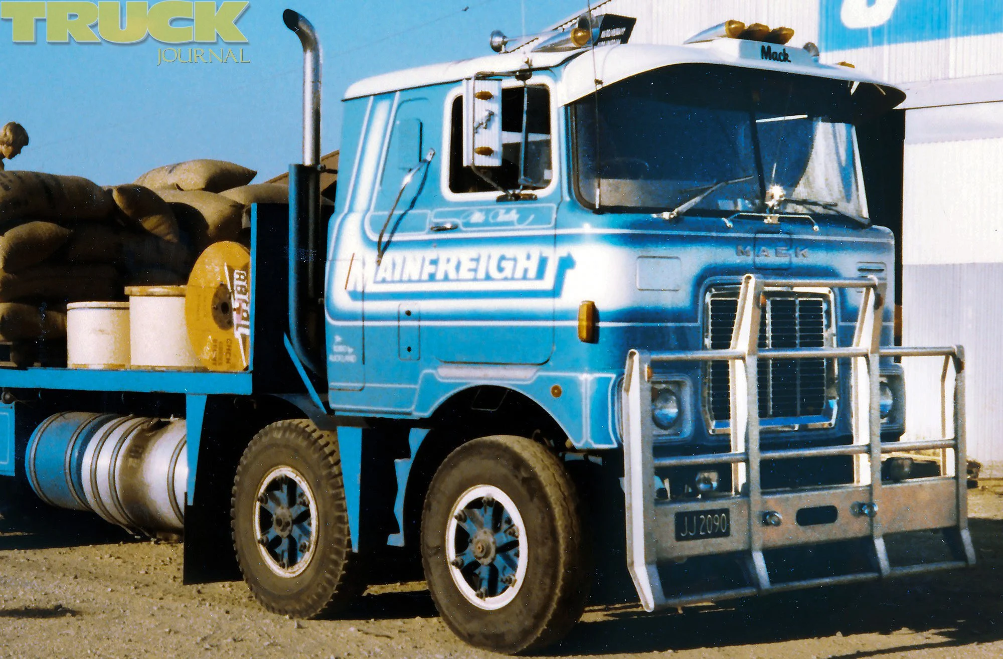 Rollin-Wheels-Mainfreigth-Mack-FR-JJ1.jpg